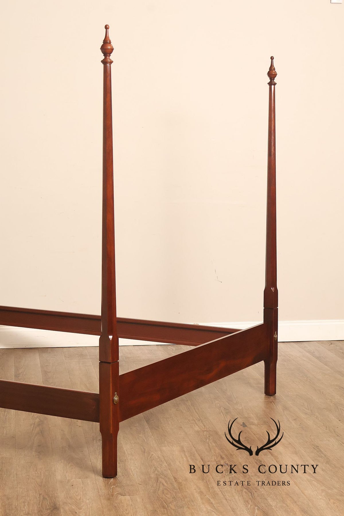 Statton Cherry Queen Size Poster Bed