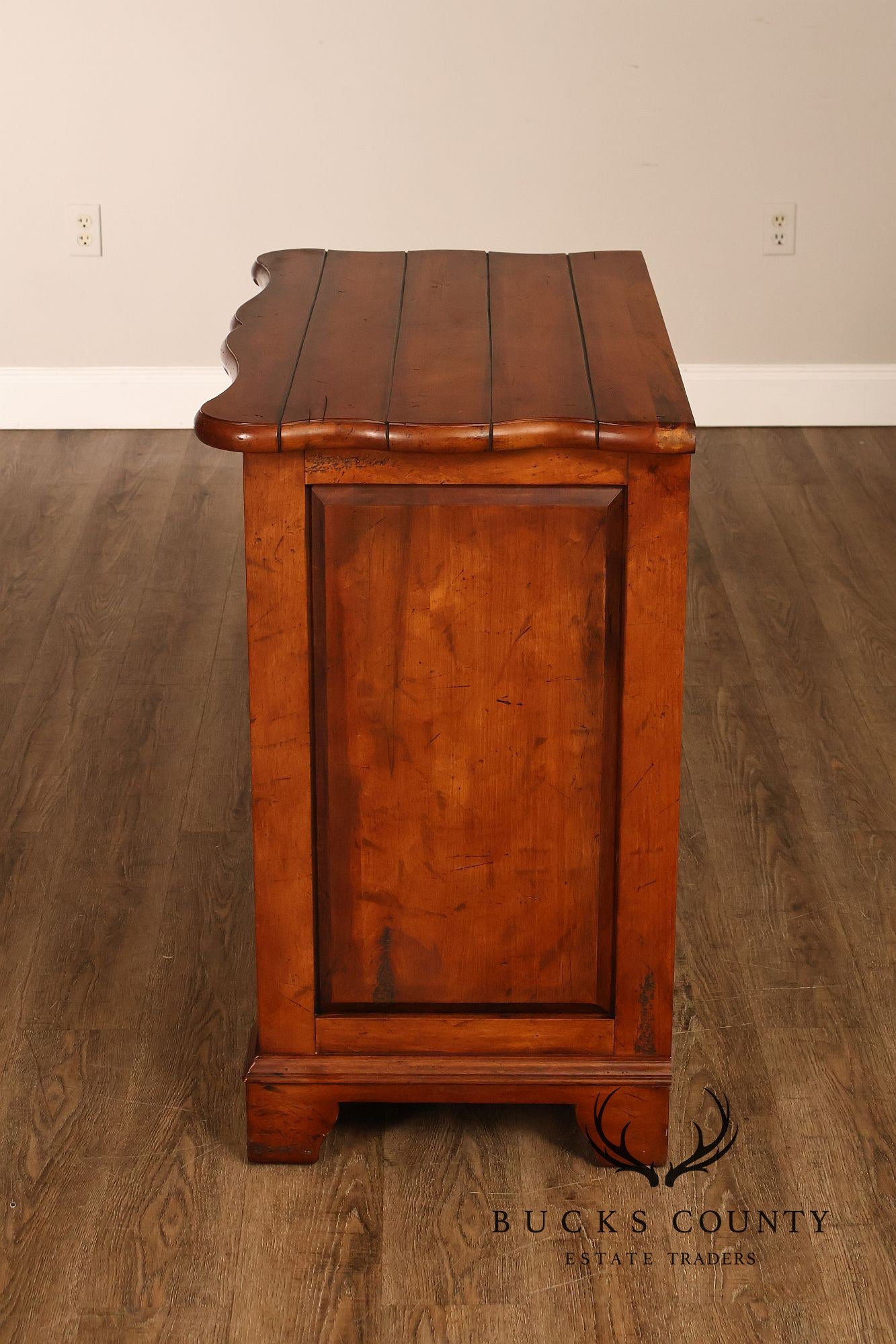 Century Furniture Georgian Style Pair of Blockfront Chests