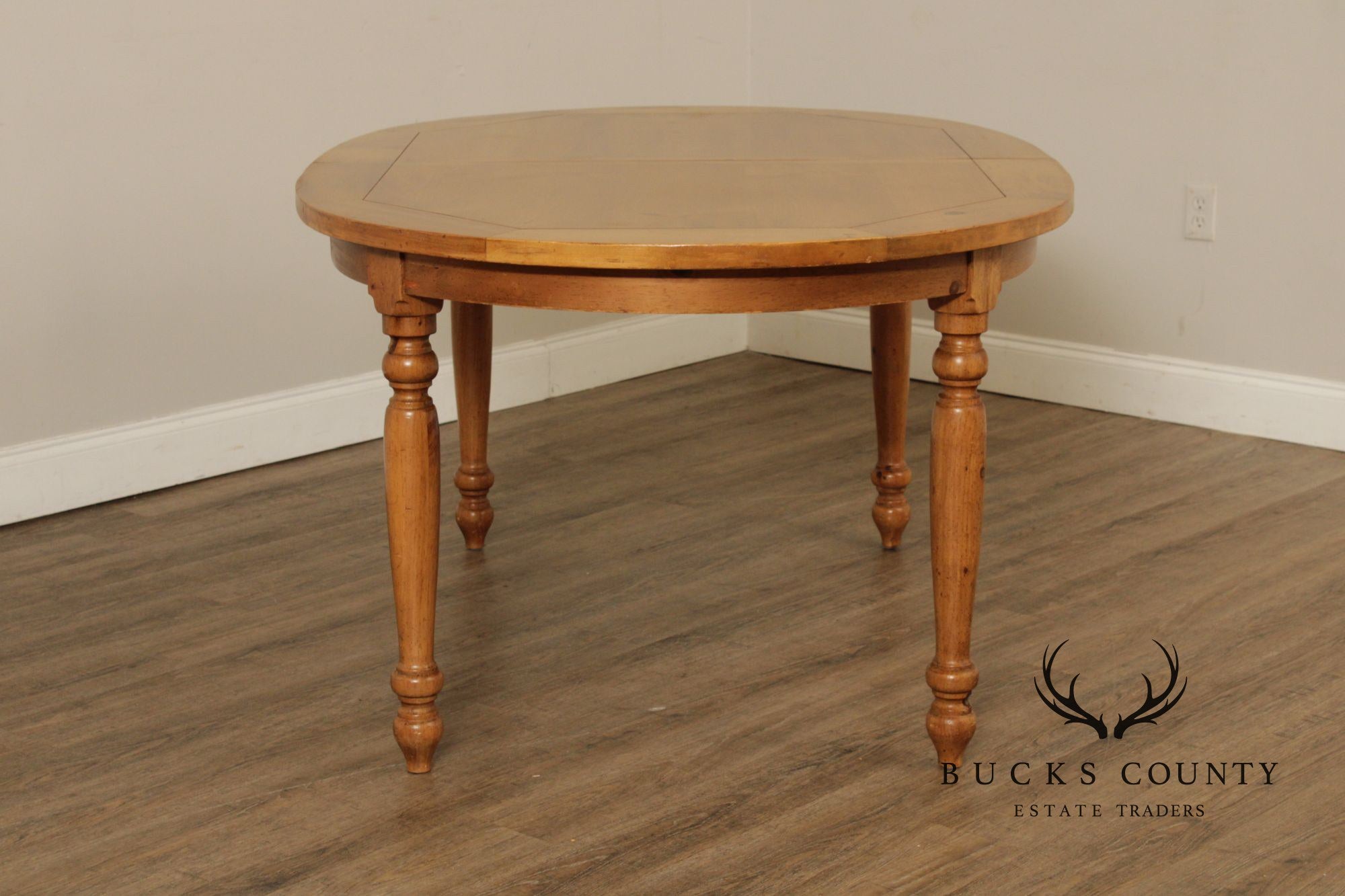 Farmhouse Pine Extendable Oval Dining Table
