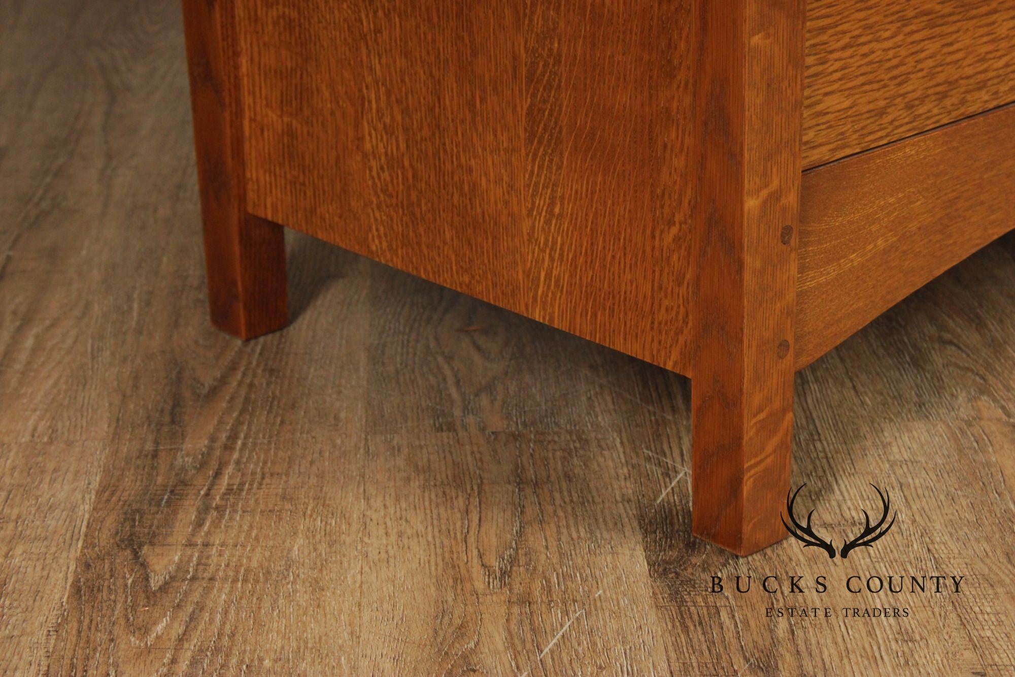Stickley Mission Collection Harvey Ellis Oak Seven Drawer Dresser