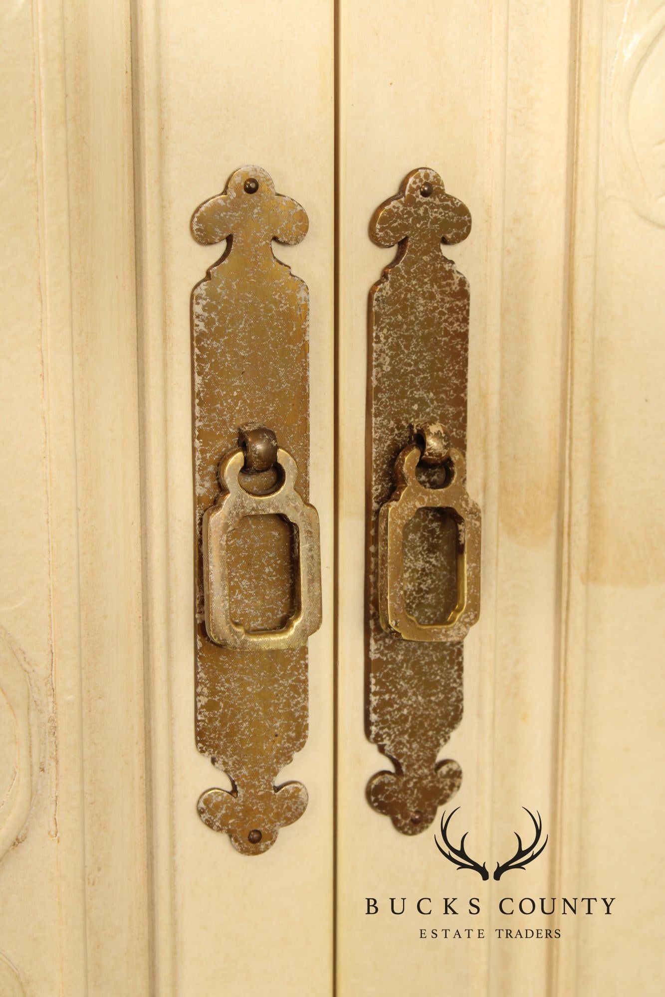 Henredon 'Villa Borghese' Carved and Lacquered Armoire