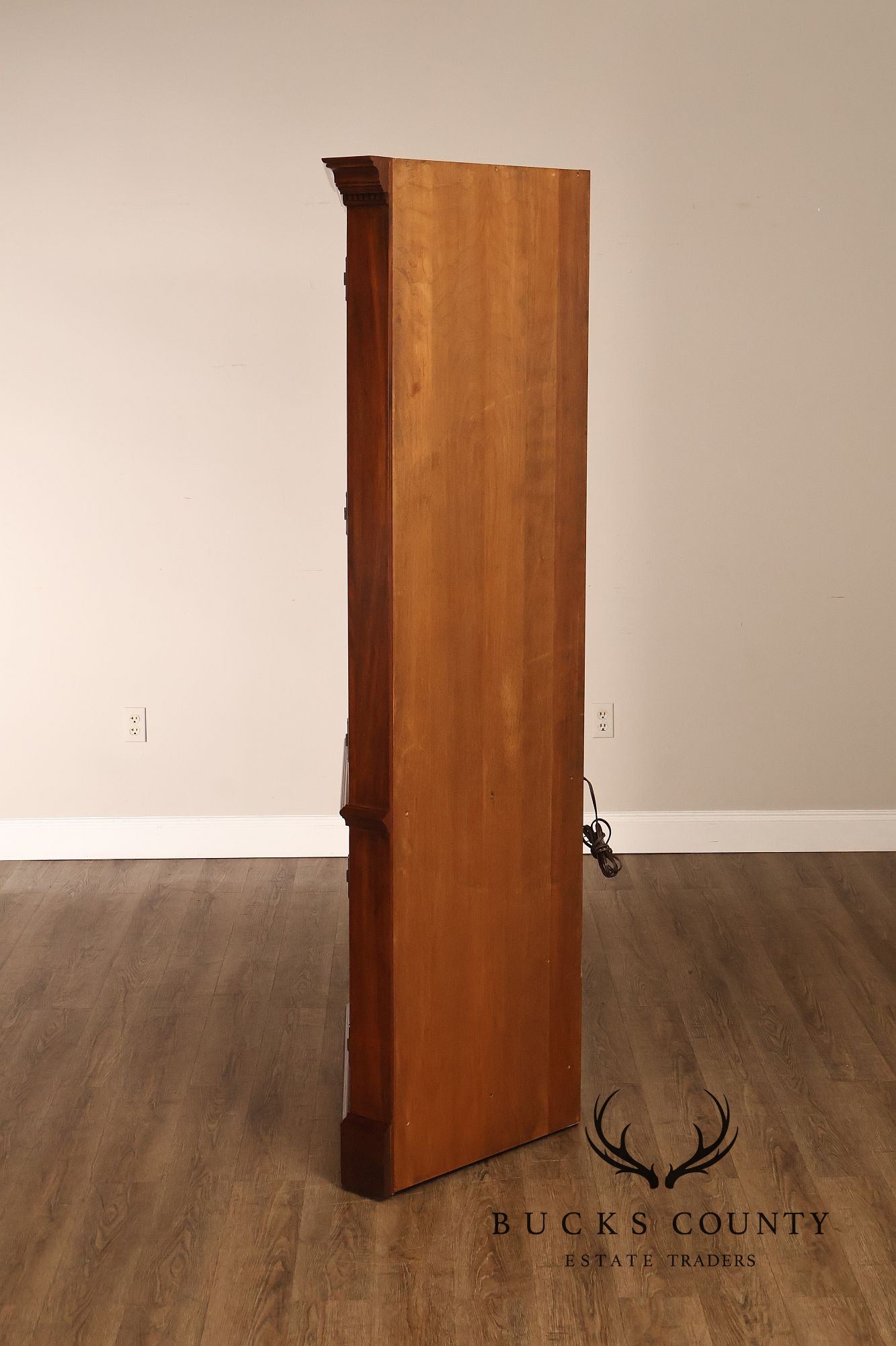 Stickley Traditional Newport Mahogany Lighted Corner Cabinet