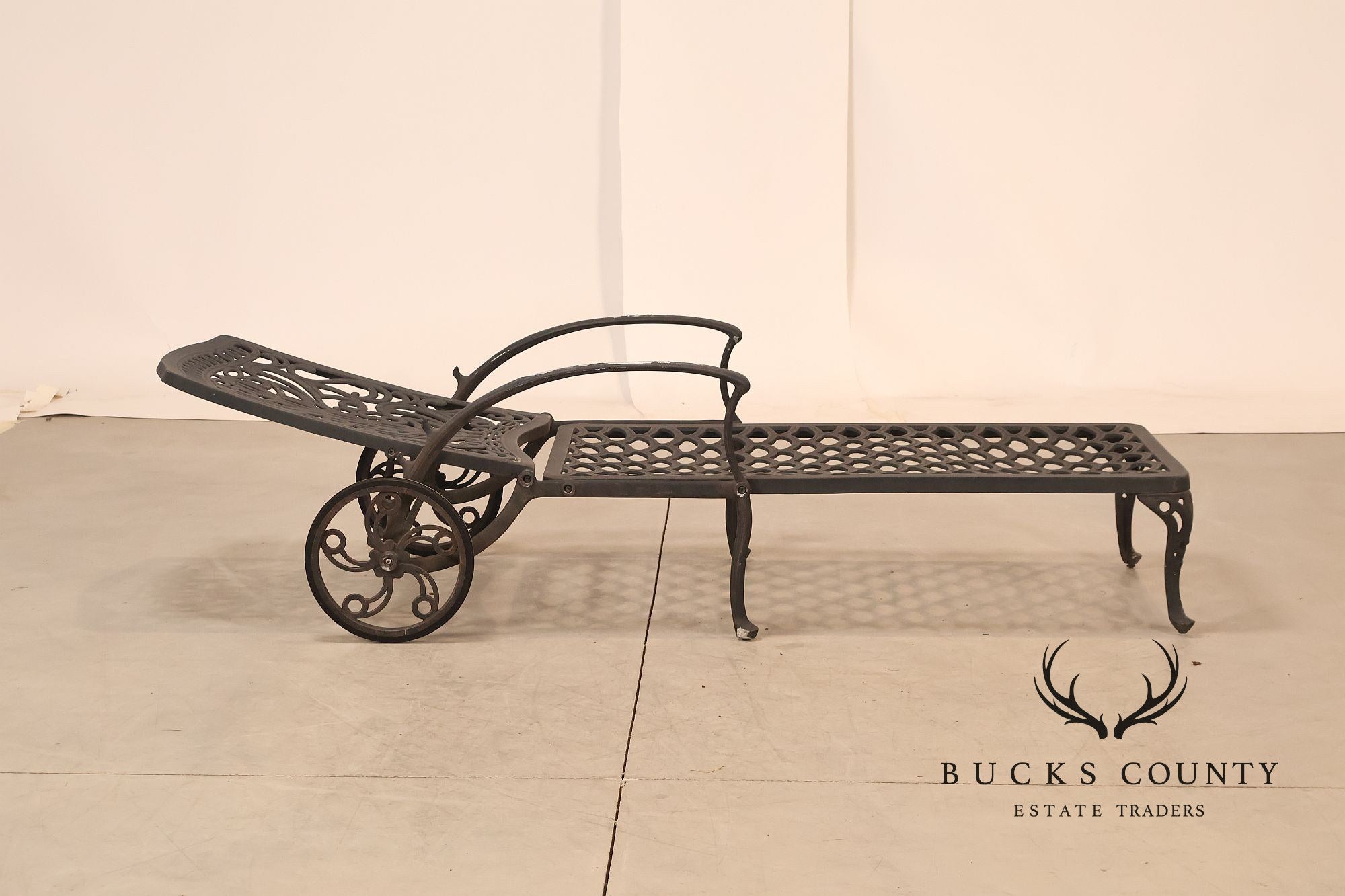 Hanamint Tuscany Pair Of Cast Aluminum Outdoor Chaise Lounge Chairs