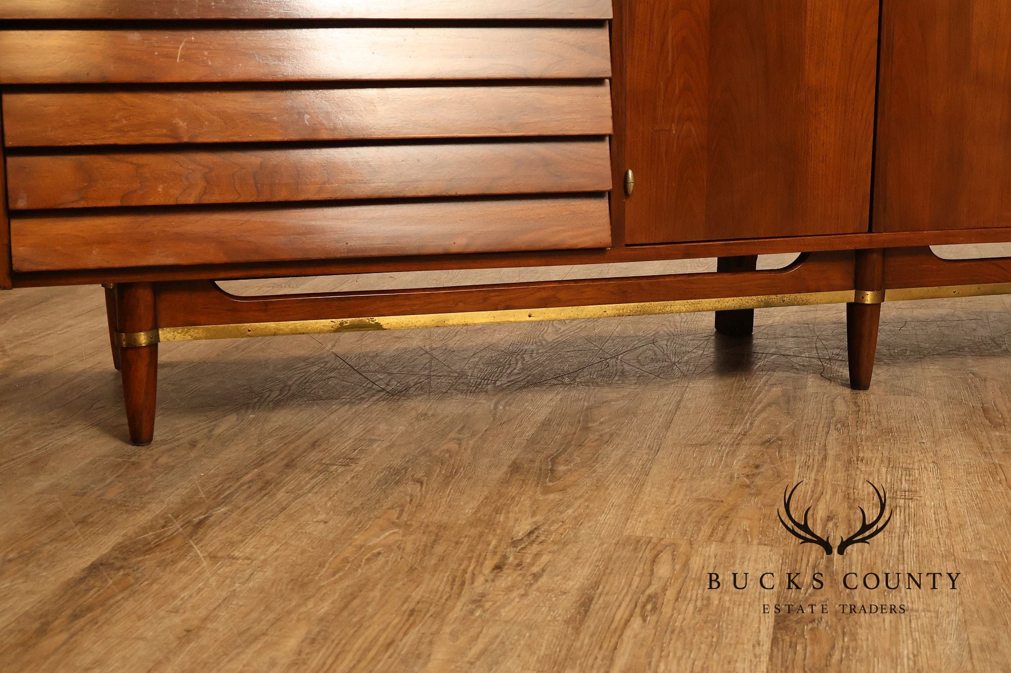 Merton Gershun For American Of Martinsville Mid Century Modern Walnut Lowboy Dresser