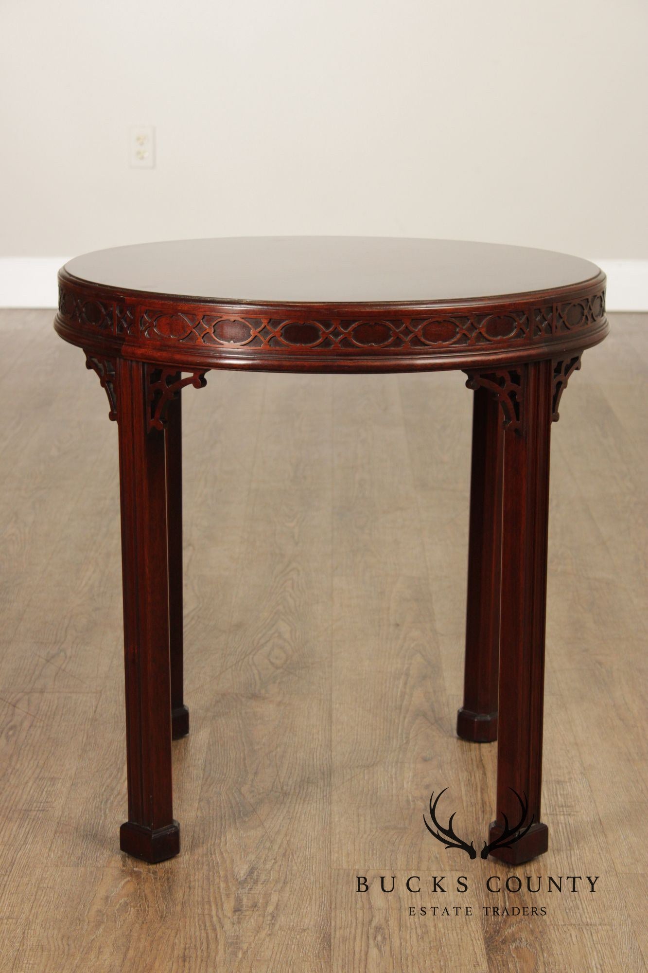 Colony Furniture Chippendale Style Round Mahogany Side Table