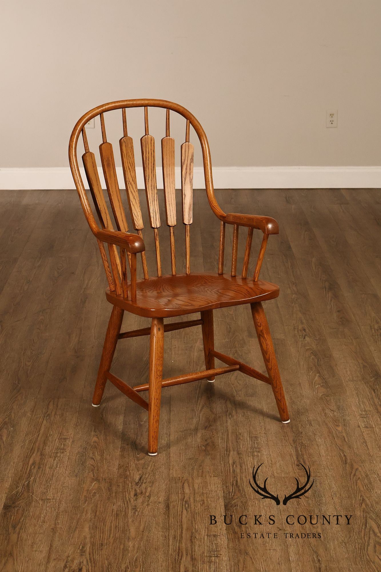 Richardson Brothers Colonial Windsor Style Set Of Seven Oak Dining Chairs