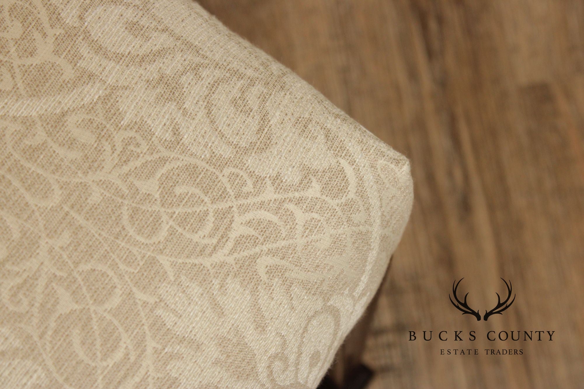 Hepplewhite Style Custom Quality Set Of Eight Carved Shield Back Dining Chairs