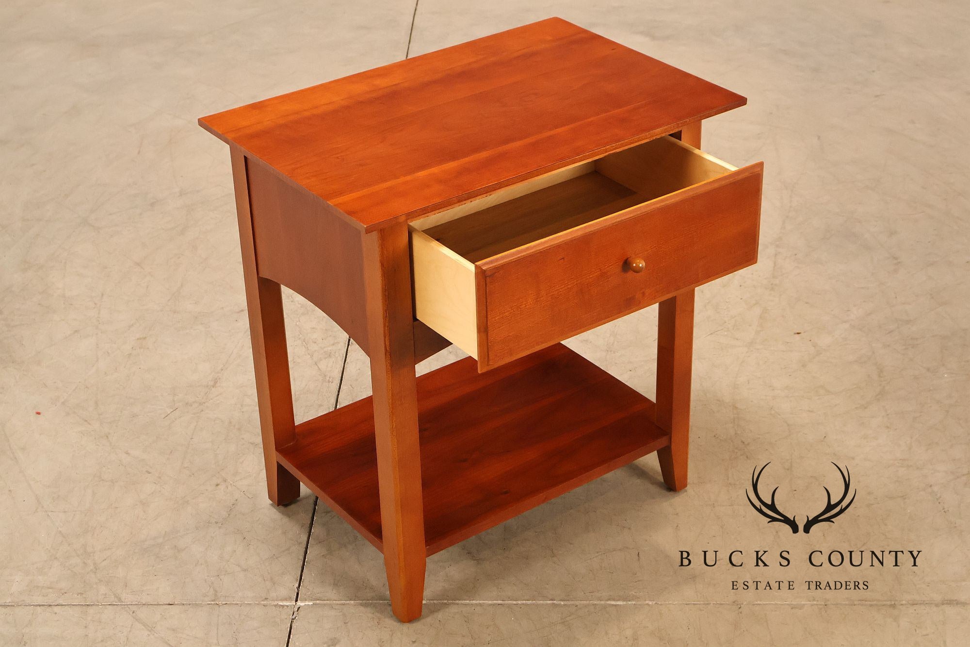 Thomasville 'Impressions' Mission Style Pair of Cherry Nightstands