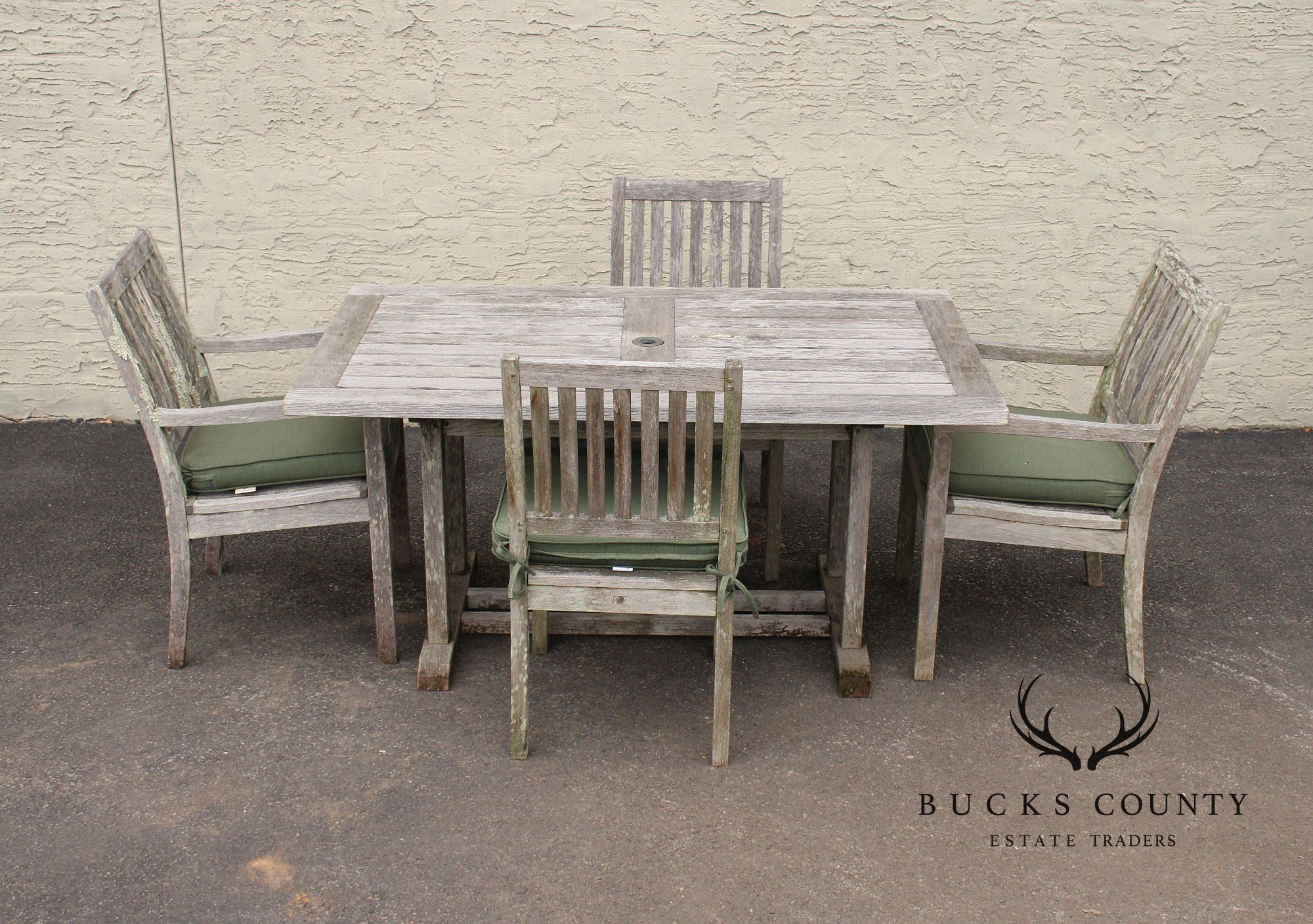 Gloster Teak Outdoor Patio Dining Table With Four Chairs