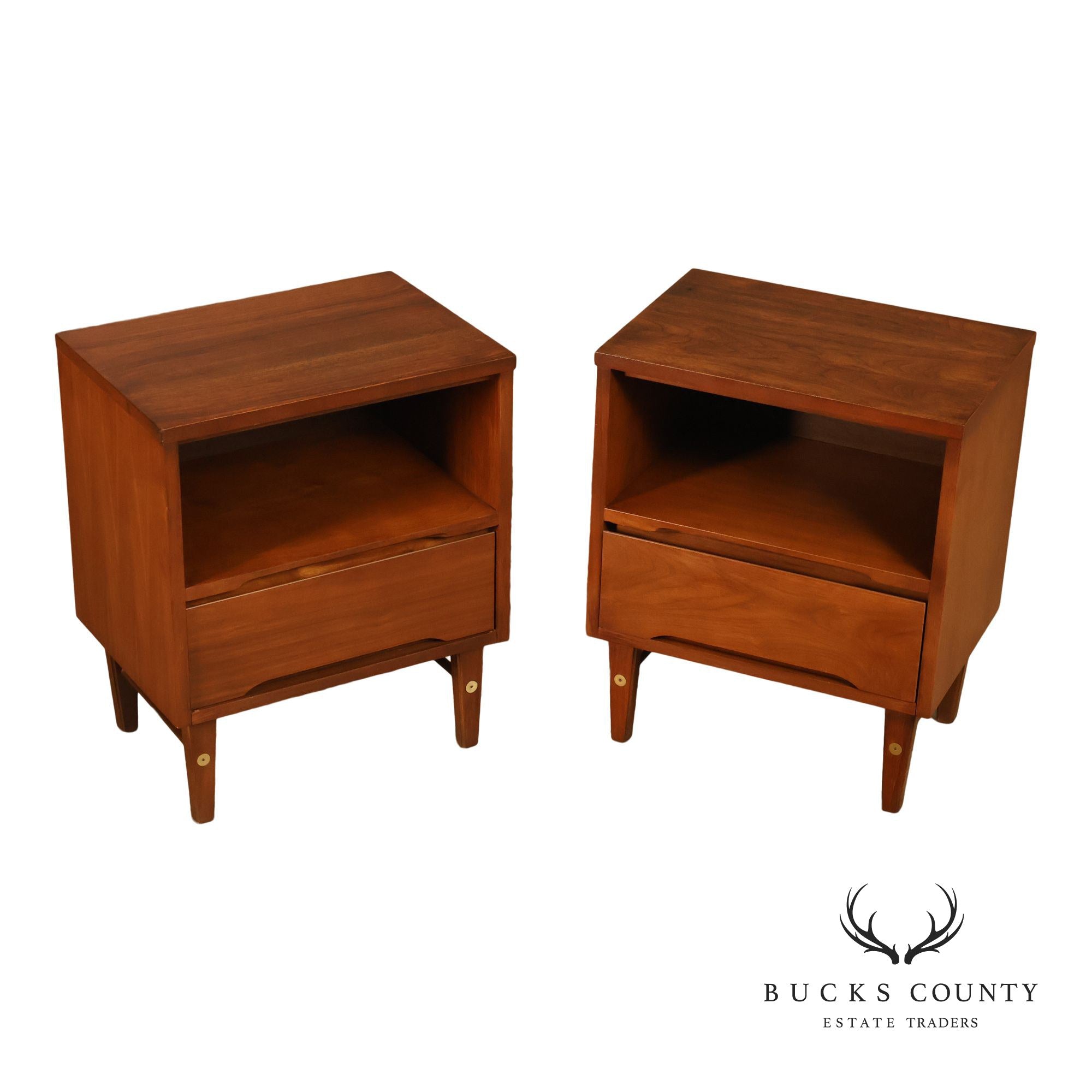 Stanley Furniture Mid Century Modern Pair of Walnut Nightstands