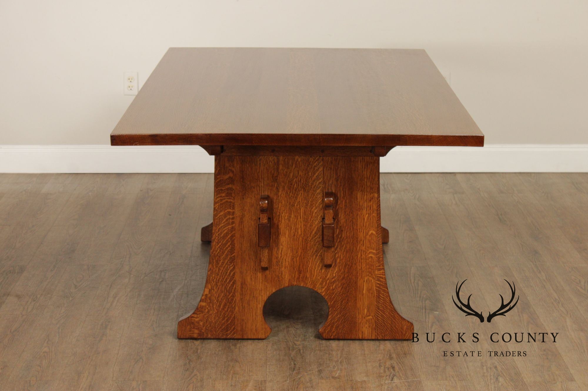 Stickley Mission Collection Expandable Oak Keyhole Dining Table