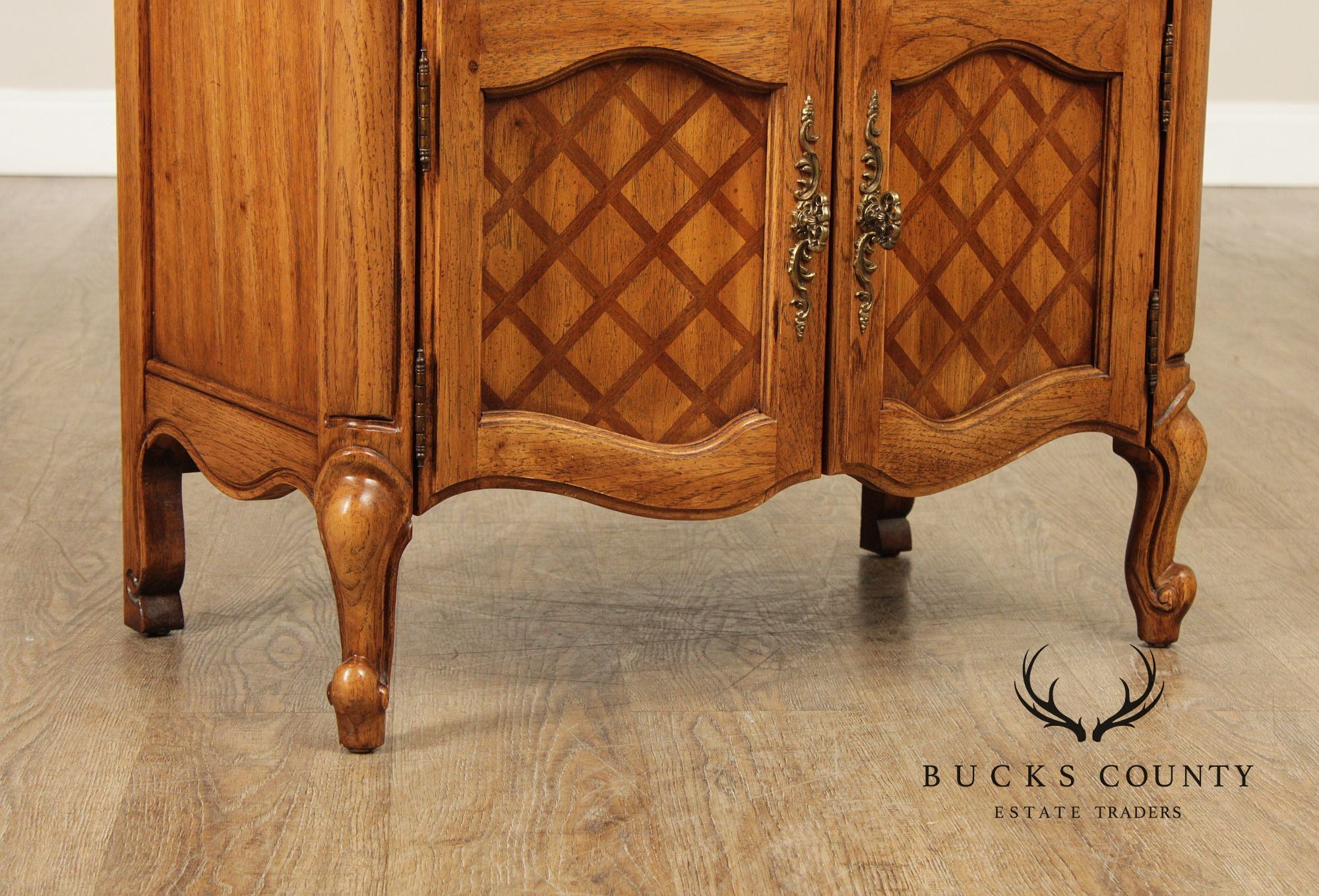 Thomasville 'Camille' French Provincial Style Pair of Nightstands