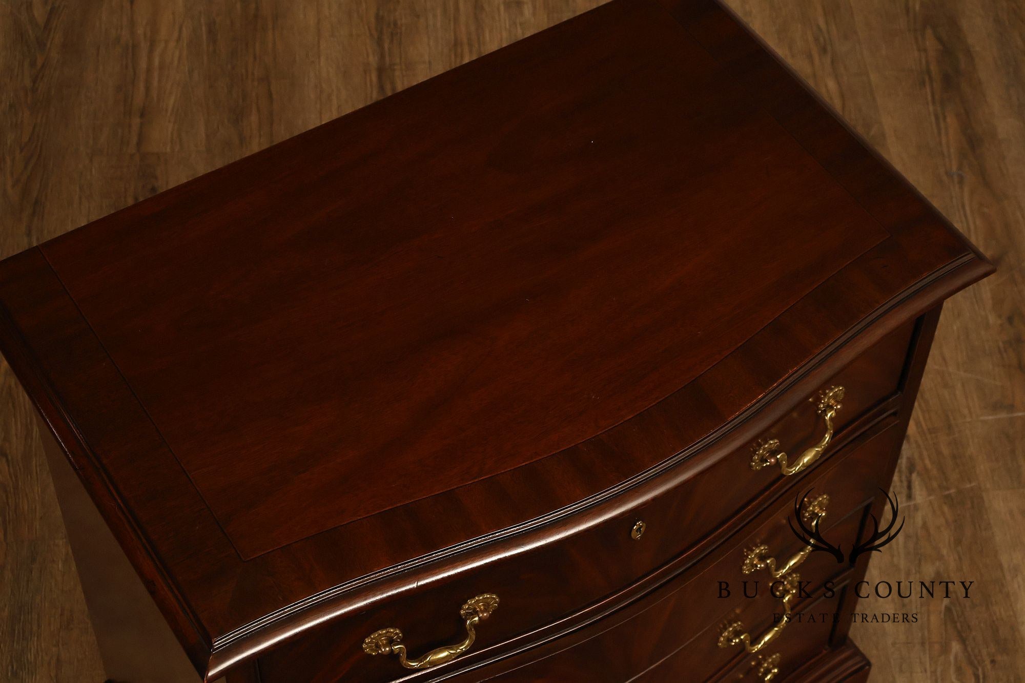 Drexel Heritage Heritage Georgian Style Mahogany Pair Of Chest Nightstands