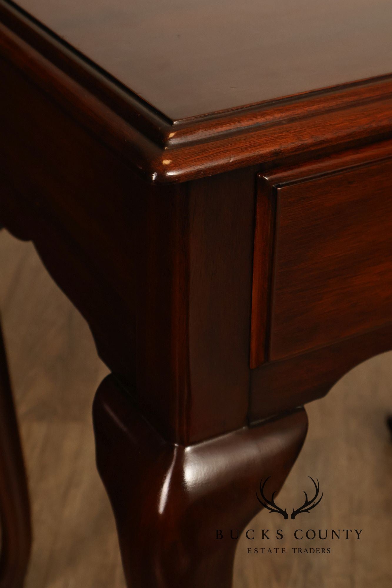 Henkel Harris Virginia Galleries Queen Anne Style Pair Of Mahogany One Drawer Nightstands