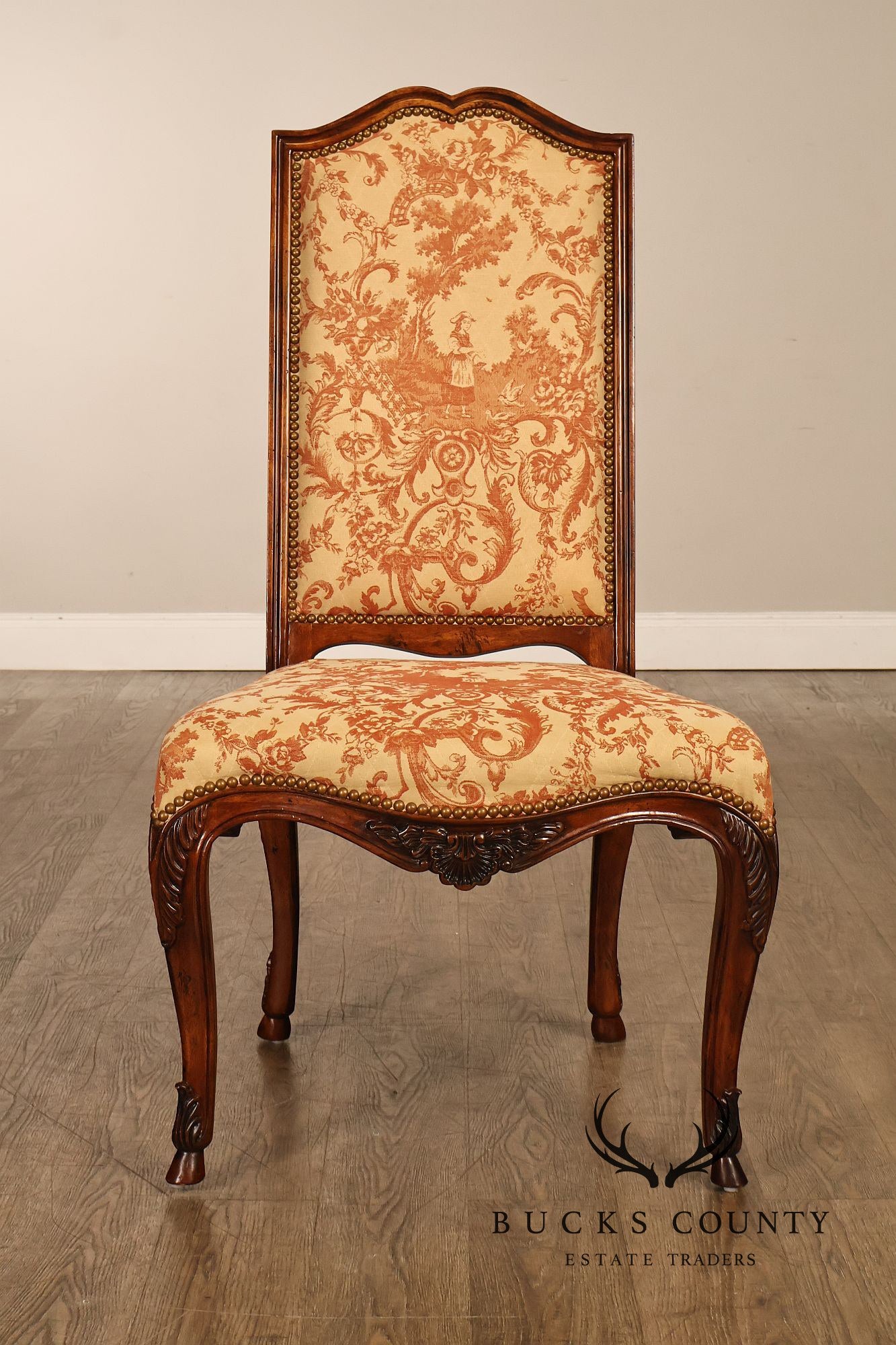 Henredon French Louis XV Style Pair of Carved Side Dining Chairs