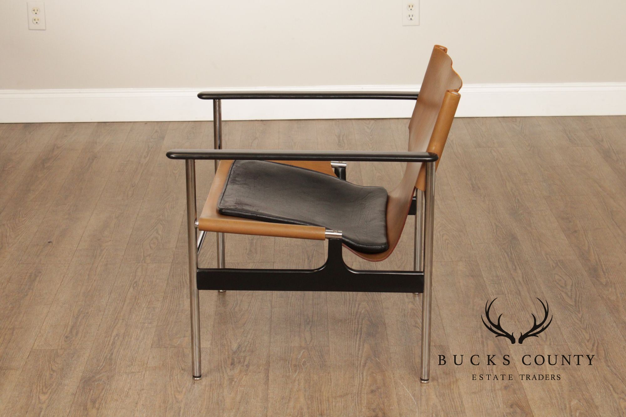 Knoll Mid Century Modern Pair of Leather and Chrome '657' Armchairs