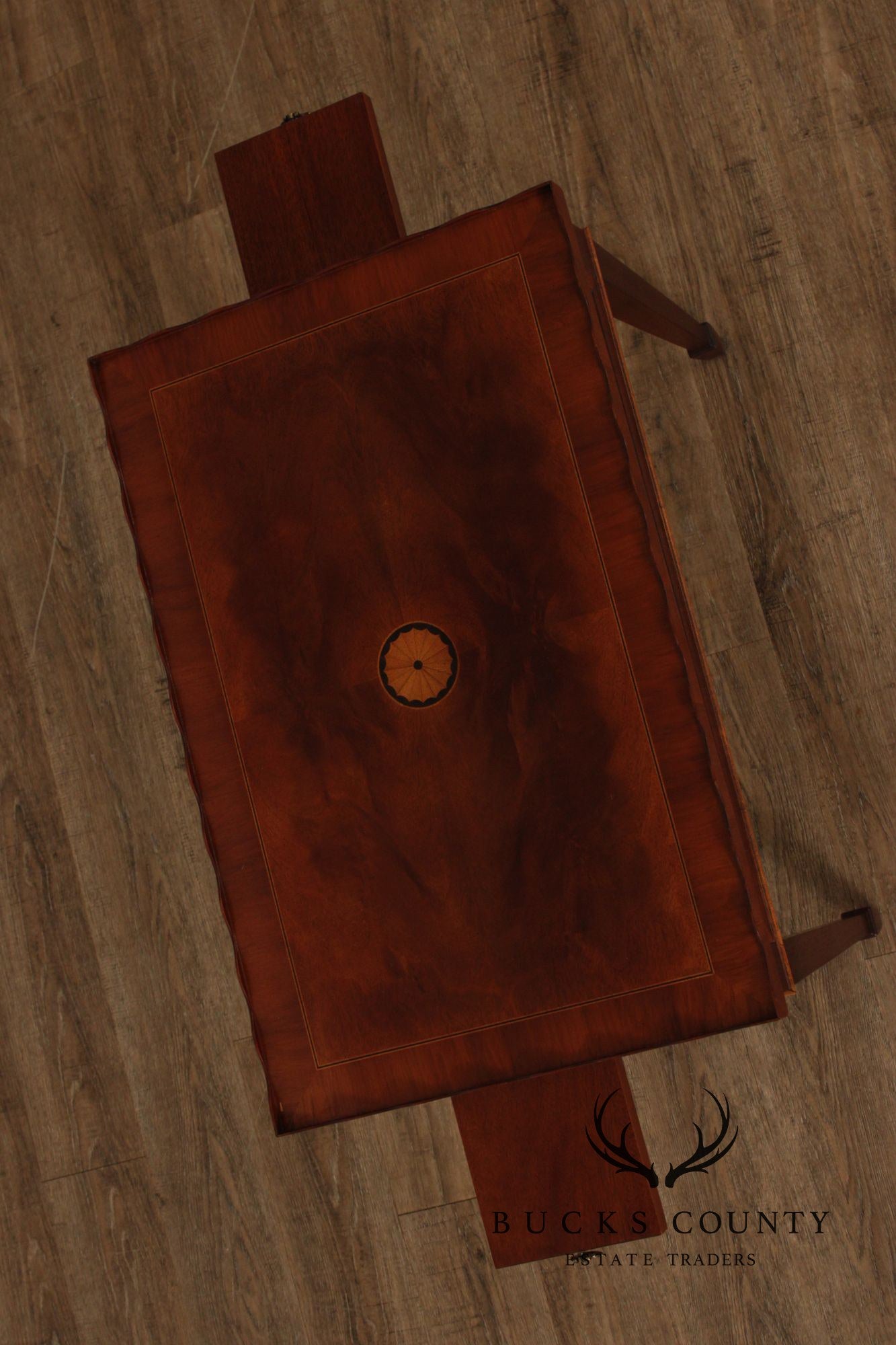 Hekman Federal Style Inlaid Mahogany And Yew Wood Side Table