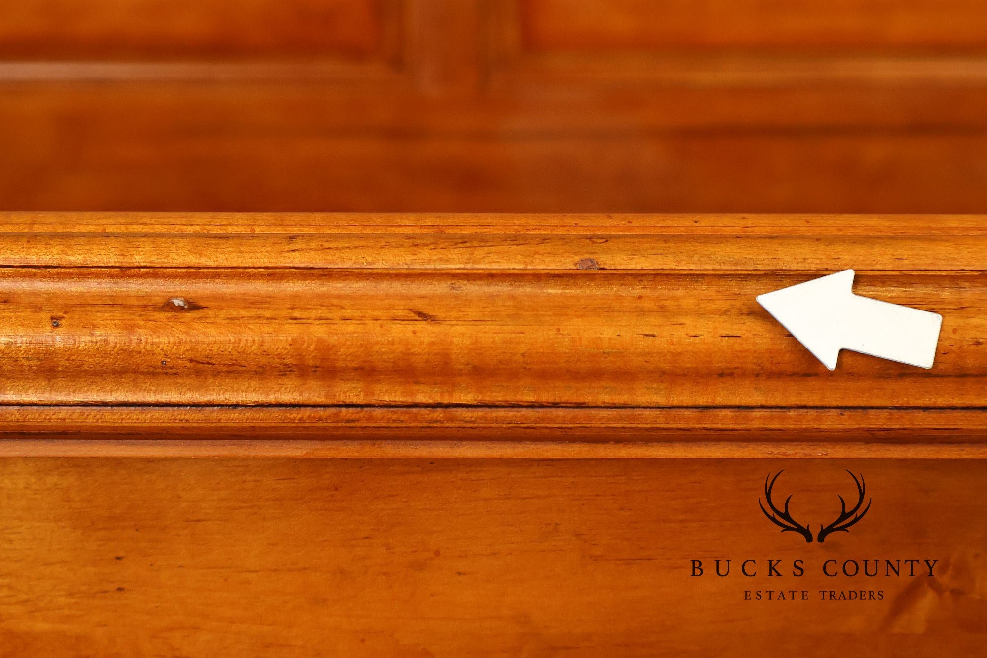 Century Furniture Continental Style King Size Sleigh Bed