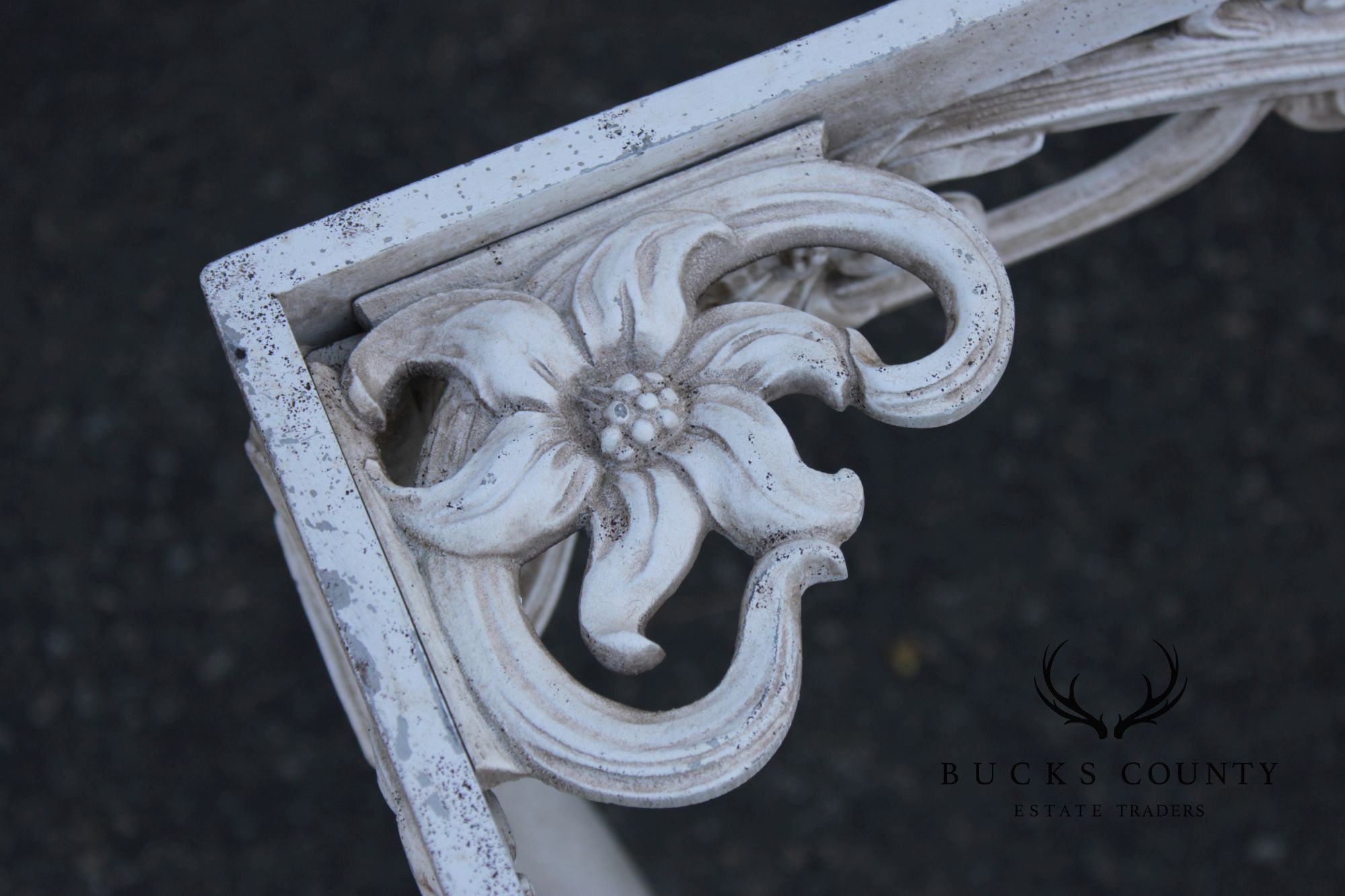 Brown Jordan Cast Aluminum 'Day Lily' Outdoor Patio Side Table