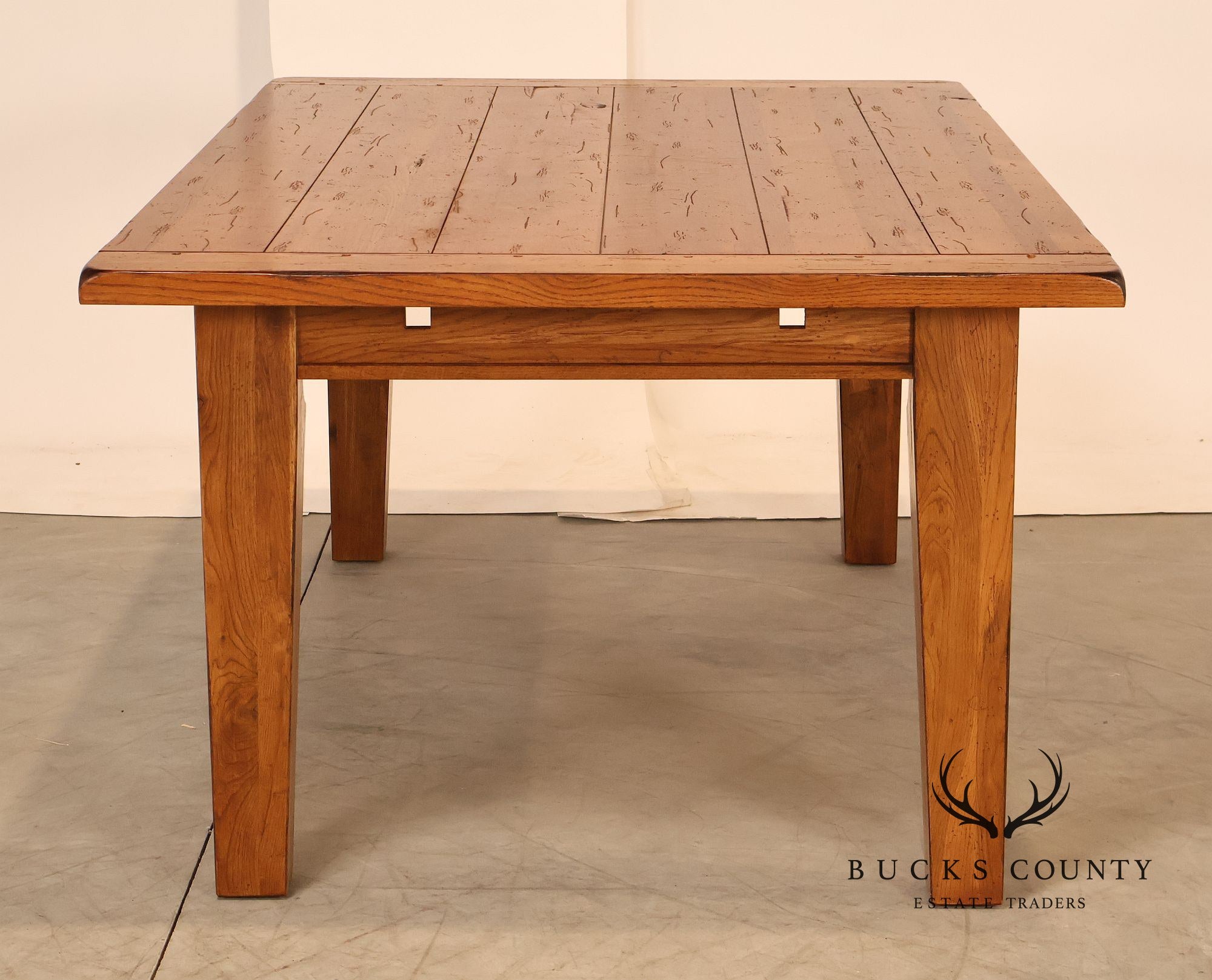 Broyhill Attic Heirlooms Farmhouse Extending Dining Table
