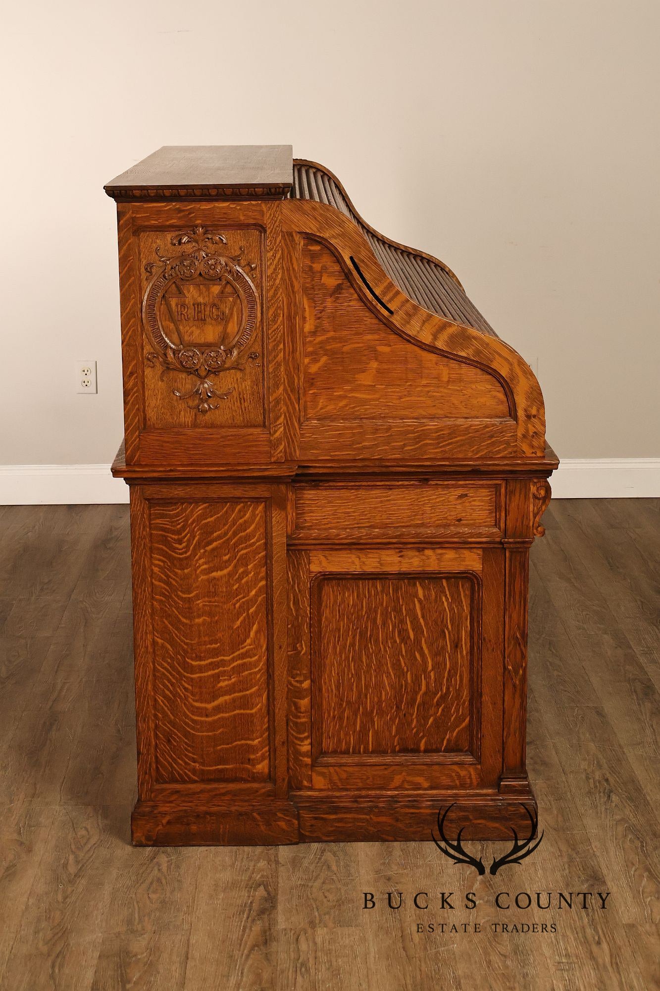 Exceptional Antique Quarter Sawn Oak Roll Top Desk With Carved 'Reading Hardware Co." Crest Panel