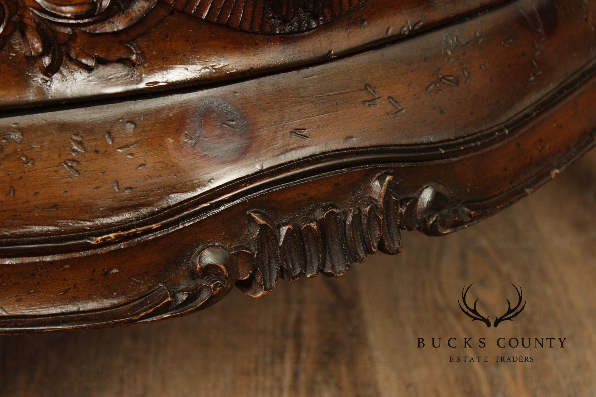 Italian Provincial Vintage Pair of Carved Bombe Commodes