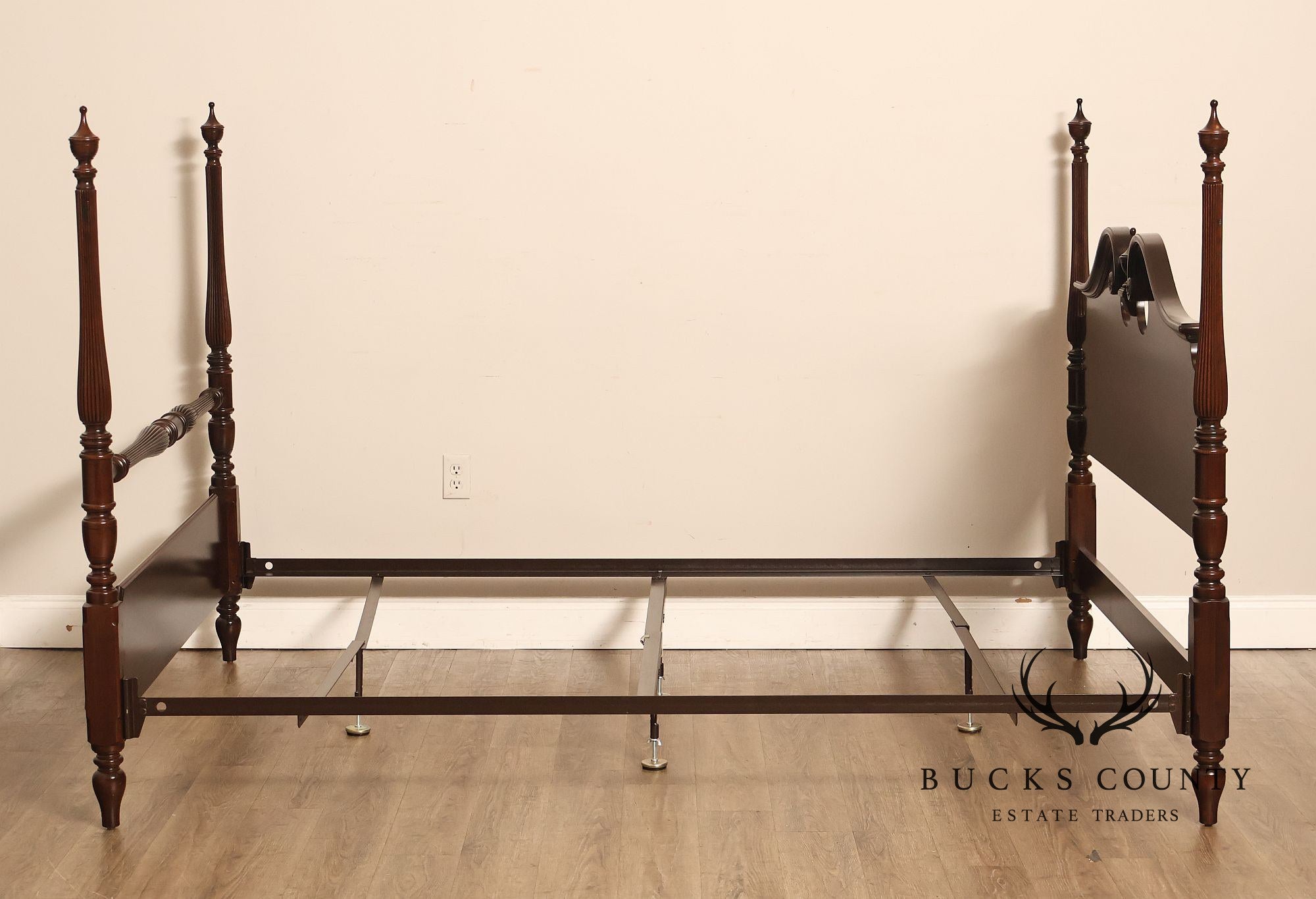 Ethan Allen 'Georgian Court' Queen Cherry Poster Bed