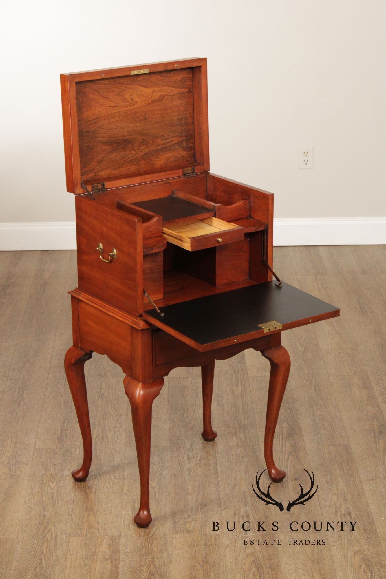 Henkel Harris Cherry Queen Anne Cellarette