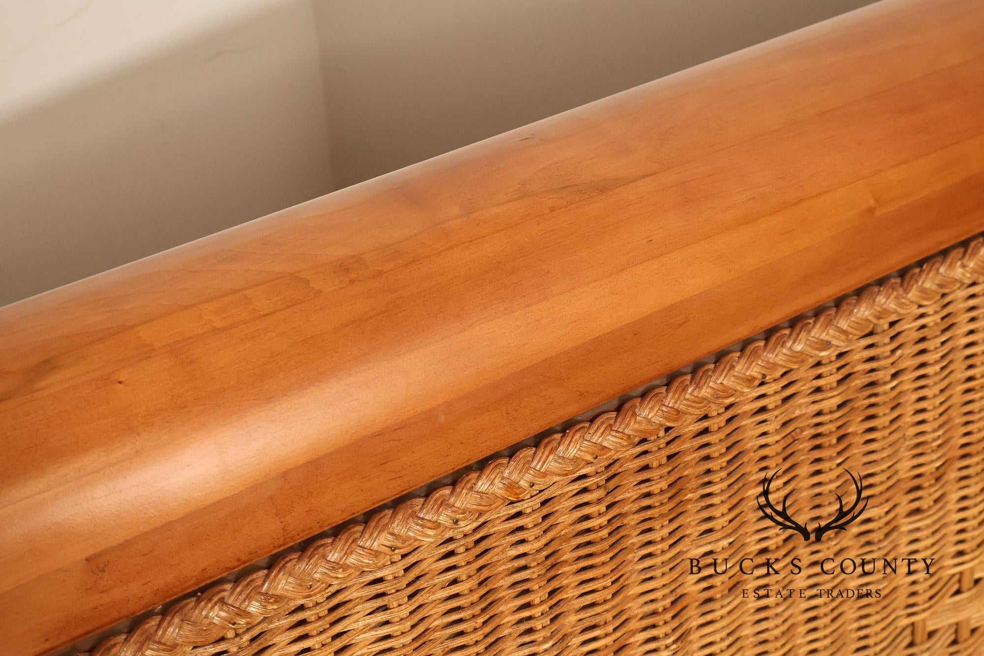 Lexington Cherry And Wicker Queen Sleigh Bed