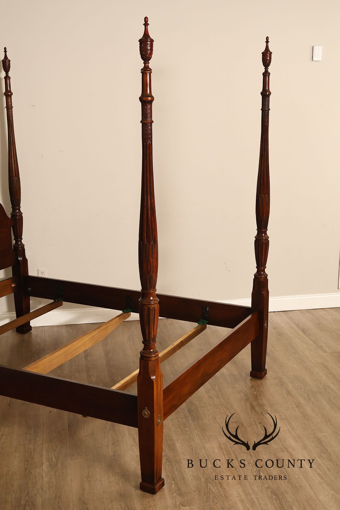 Drexel Heritage Mahogany Rice Carved Queen Poster Bed