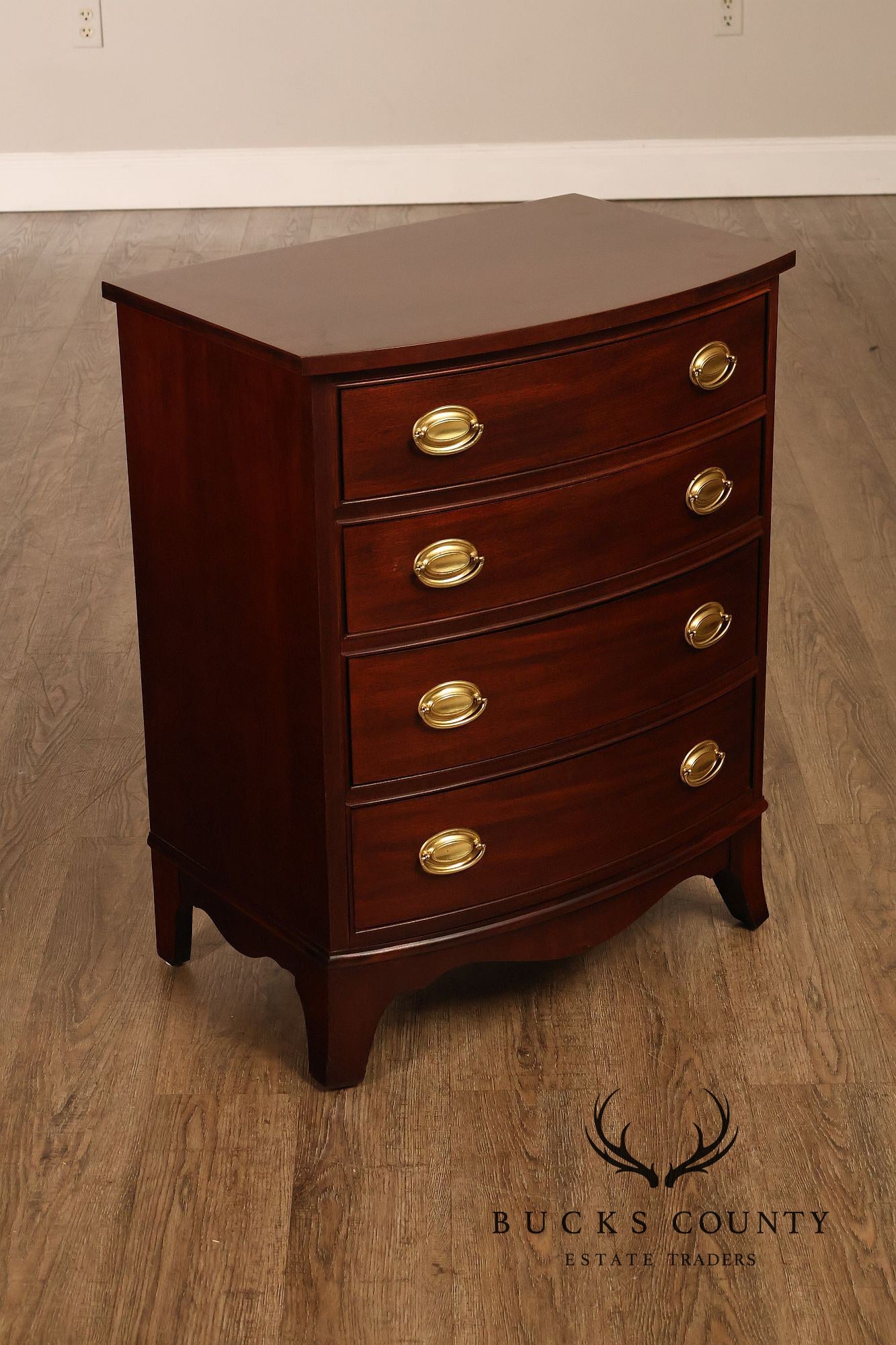Thomasville Hepplewhite Style Pair Of Mahogany Bow Front Chest Nightstands