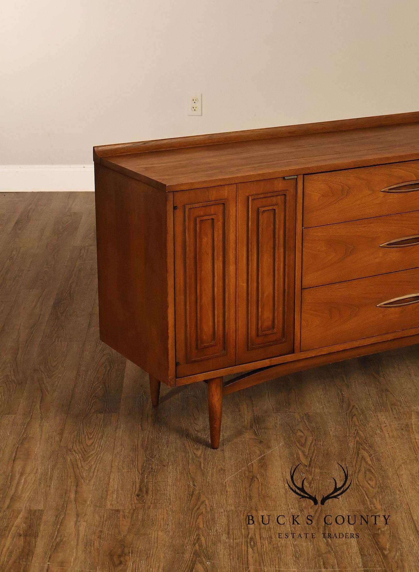 Broyhill 'Sculptra' Mid Century Modern Walnut Sideboard