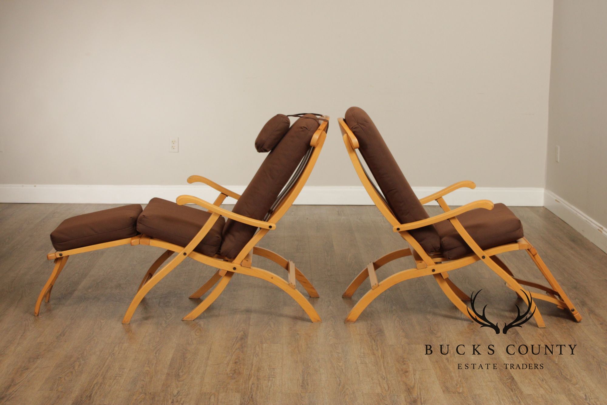 Vintage Campaign Style Pair of Maple Folding Cruise Ship Steamer Lounge Chairs