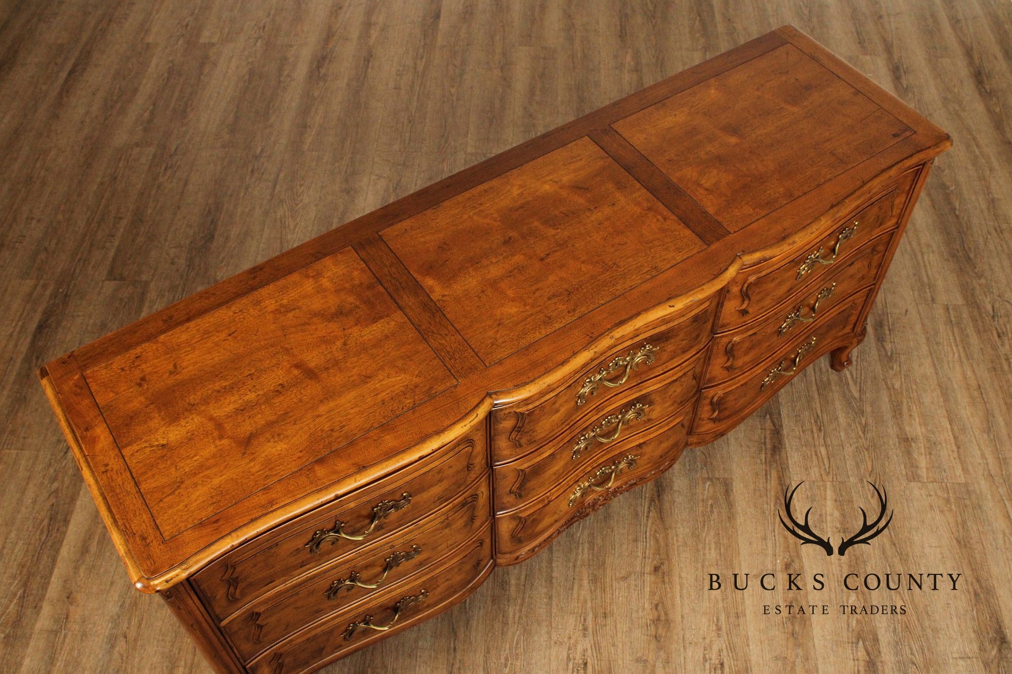 Henredon 'Villandry' French Louis XV Style Walnut Triple Dresser
