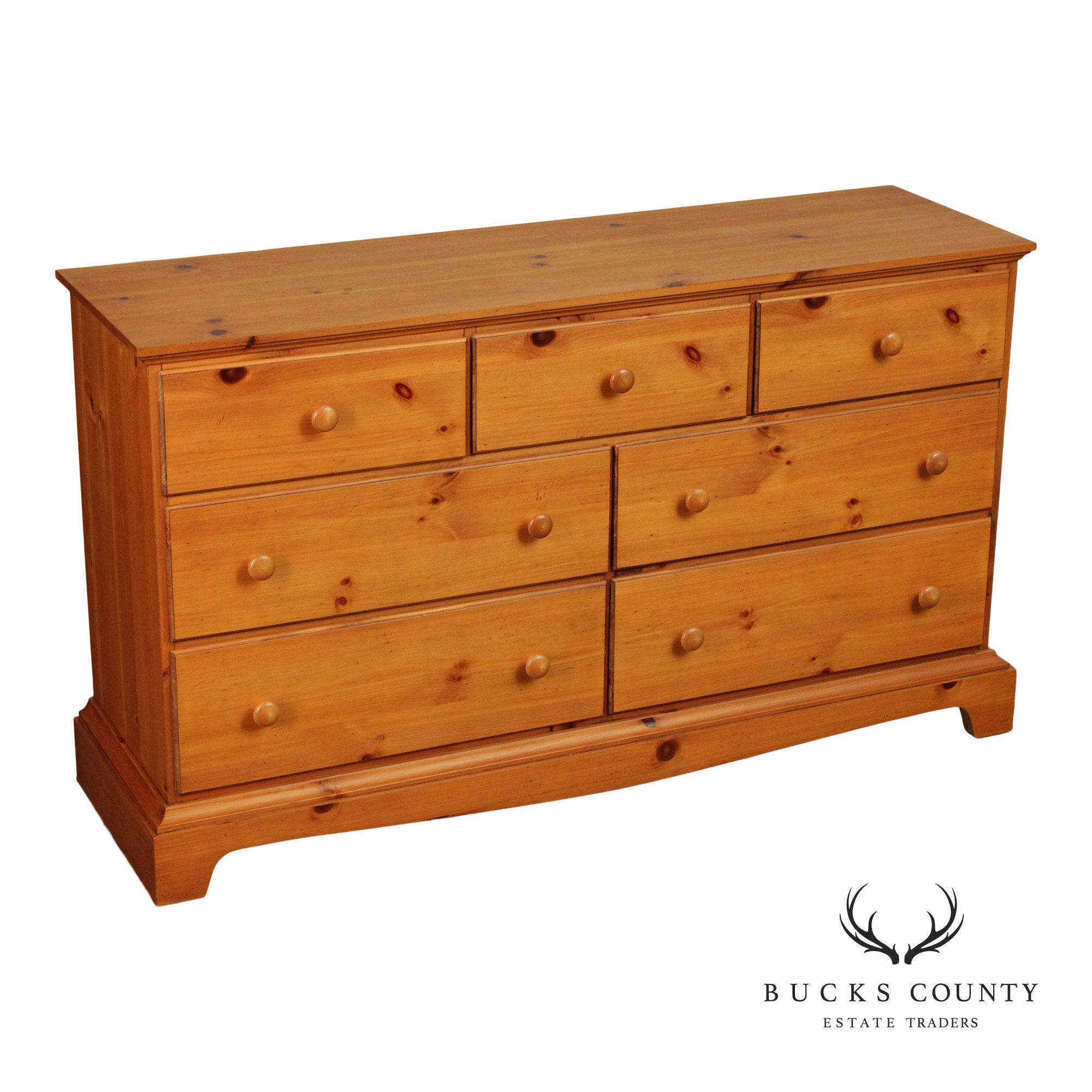 Lane 'The America Collection' Pine Dresser