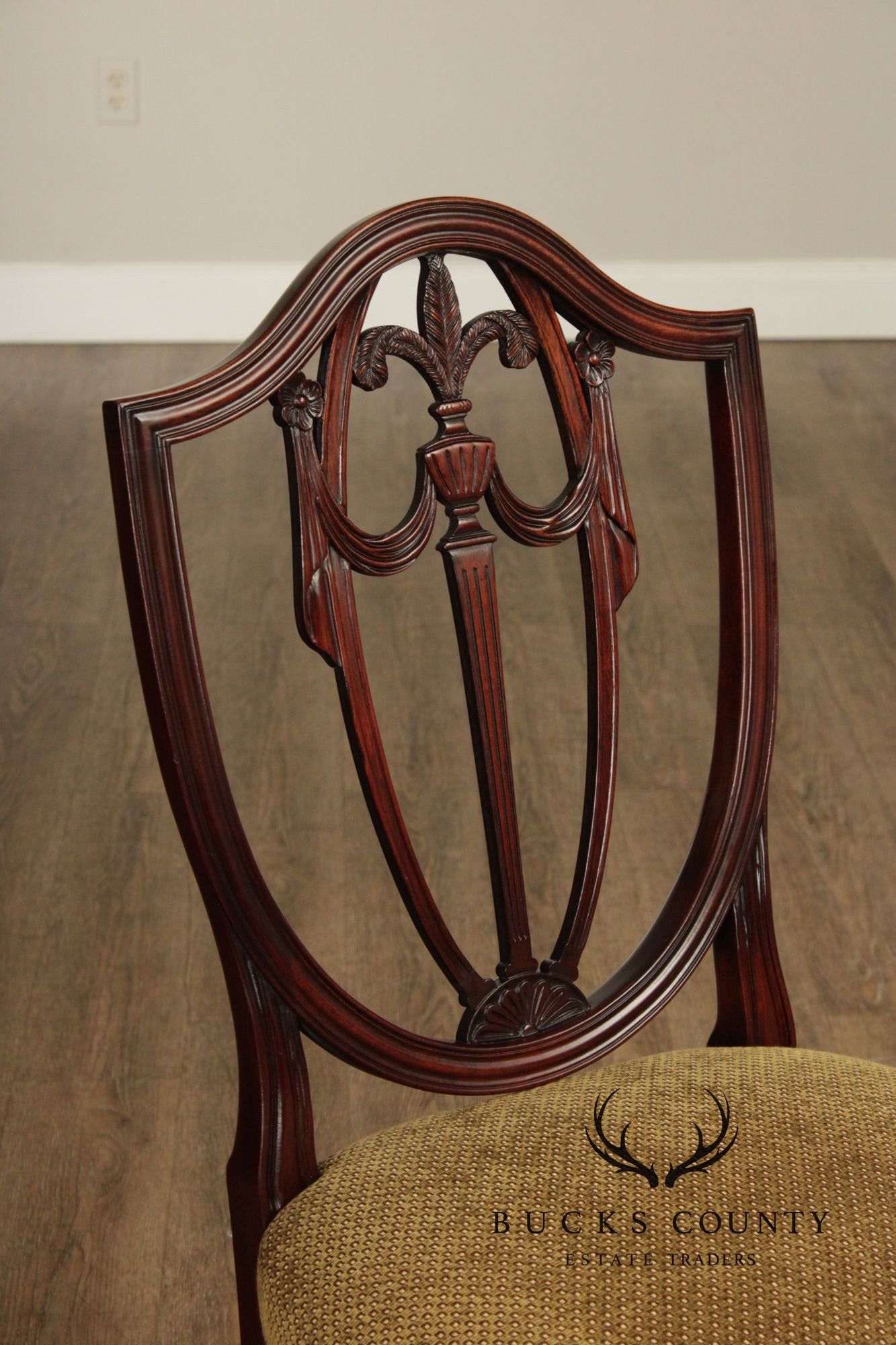 Kindel Hepplewhite Set Of 8 Mahogany Shield Back Dining Chairs