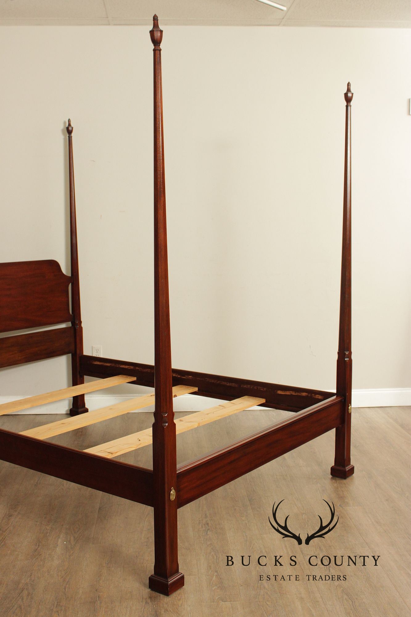 Henkel Harris Virginia Galleries Genuine Mahogany Queen Size Four Poster Bed