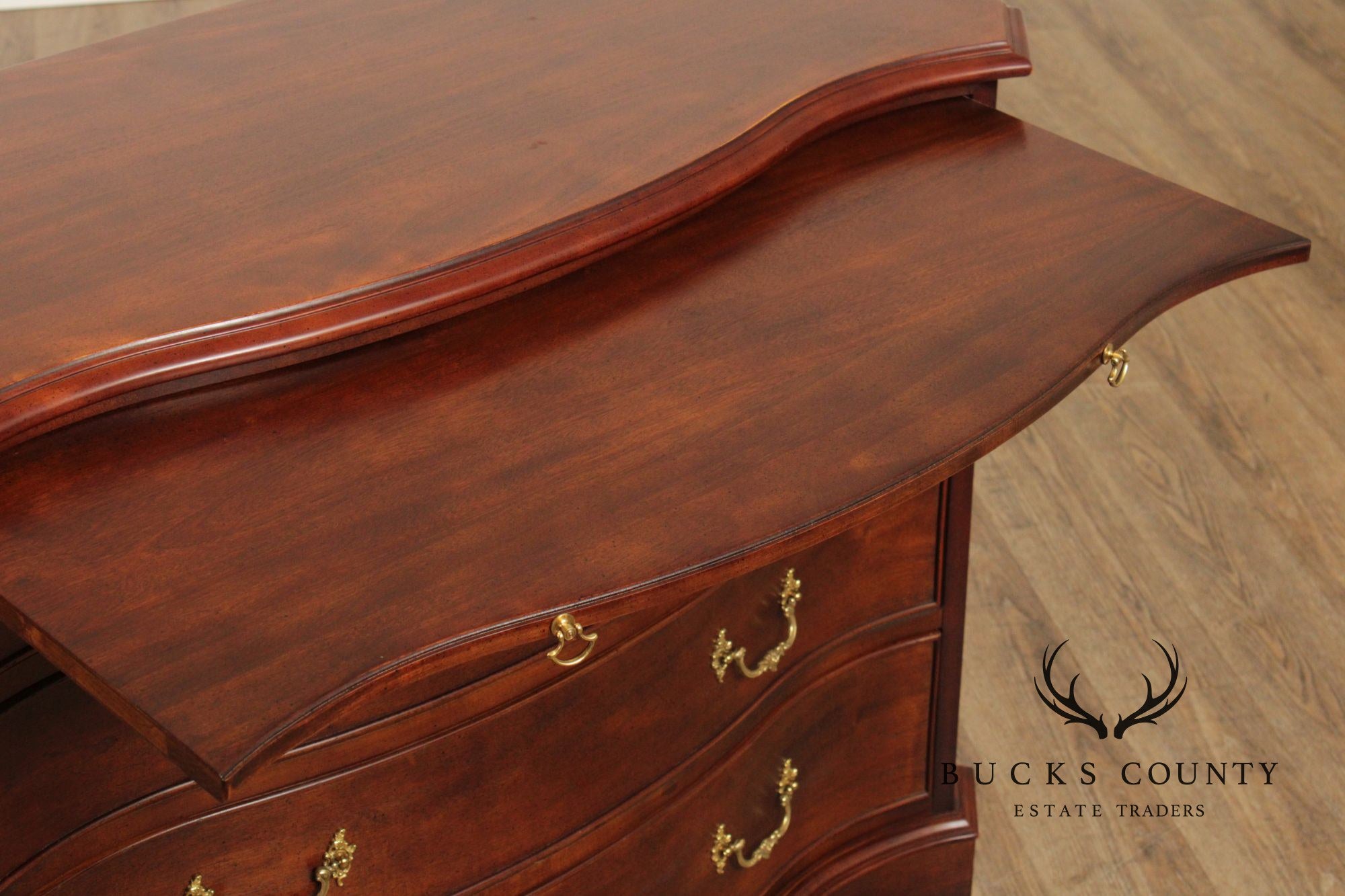 Century Furniture Georgian Style Mahogany Bachelor's Chest
