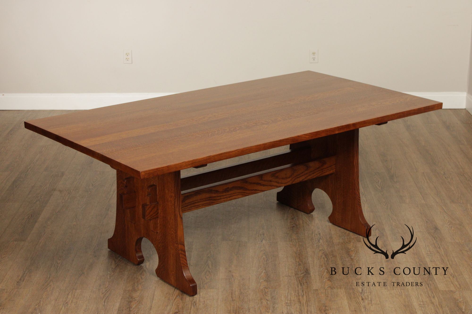 Stickley Mission Collection Expandable Oak Keyhole Dining Table