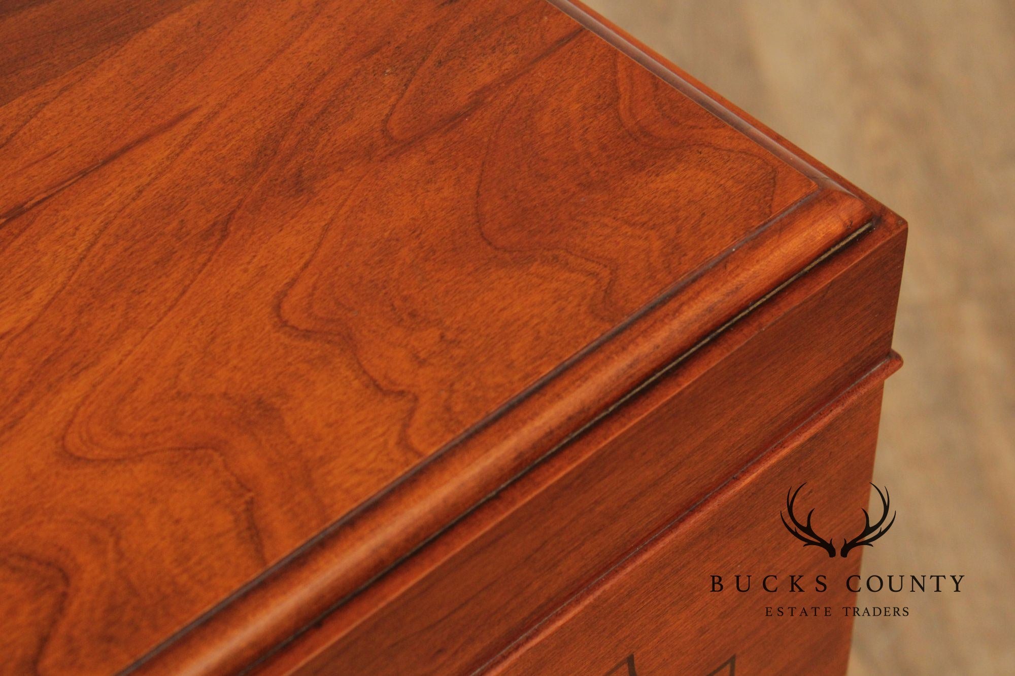 Henkel Harris Cherry Queen Anne Cellarette