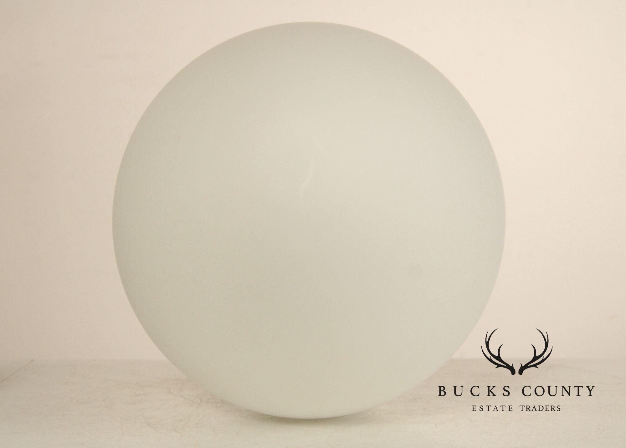 Laurel Lamp Company Mid Century Modern Glass Egg Lamp