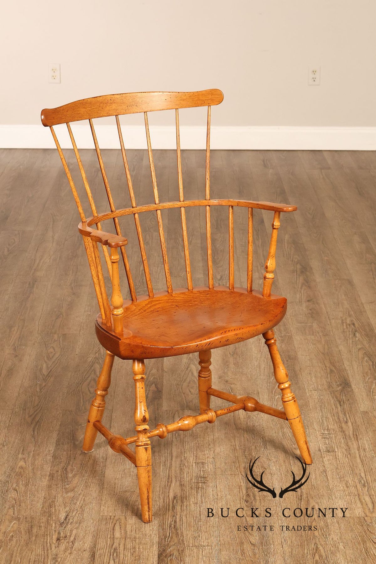 Duckloe Colonial Reproduction Set Of 5 Windsor Armchairs