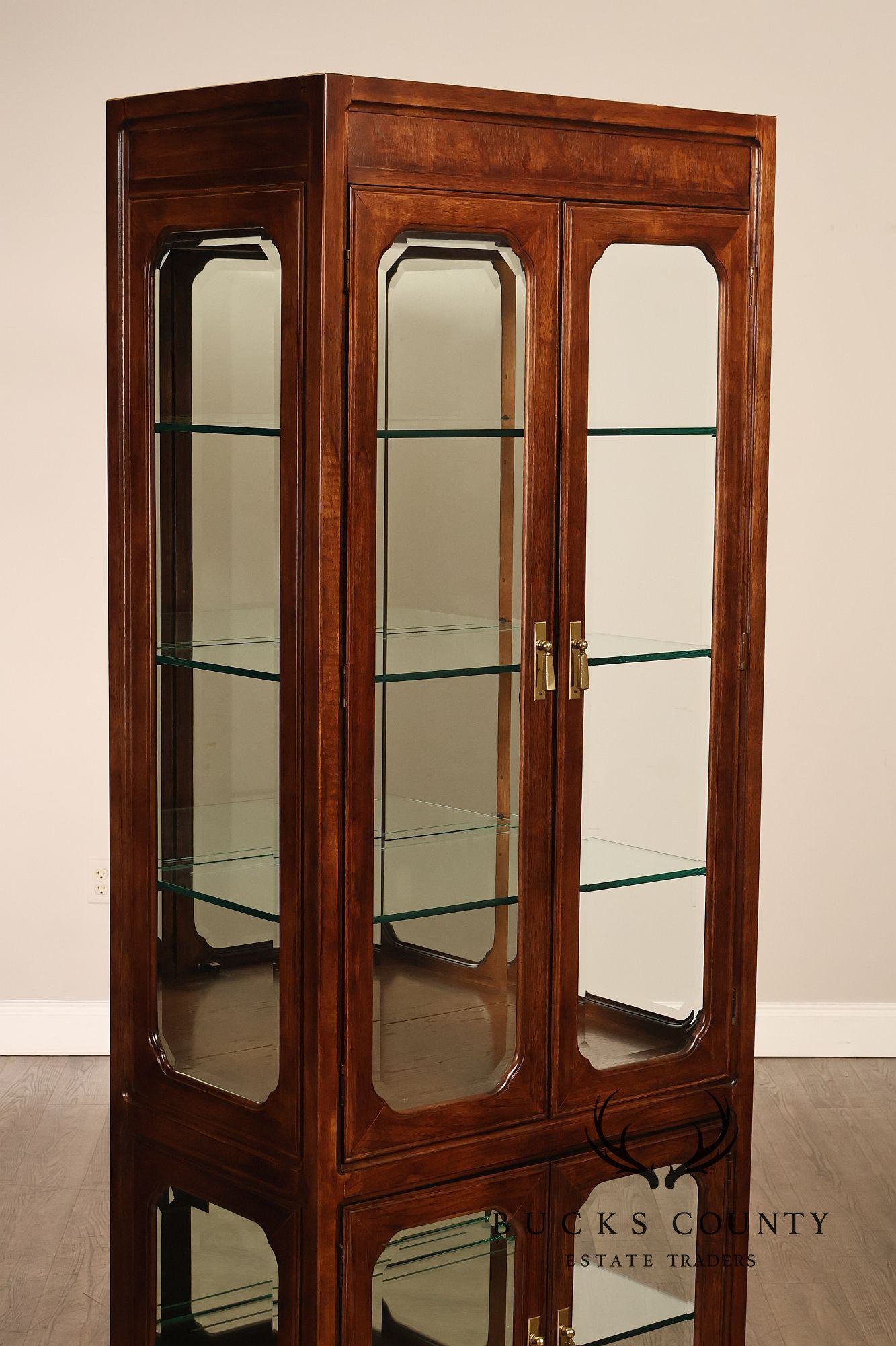 Thomasville Traditional Style Pair Lighted Curio Display Cabinets