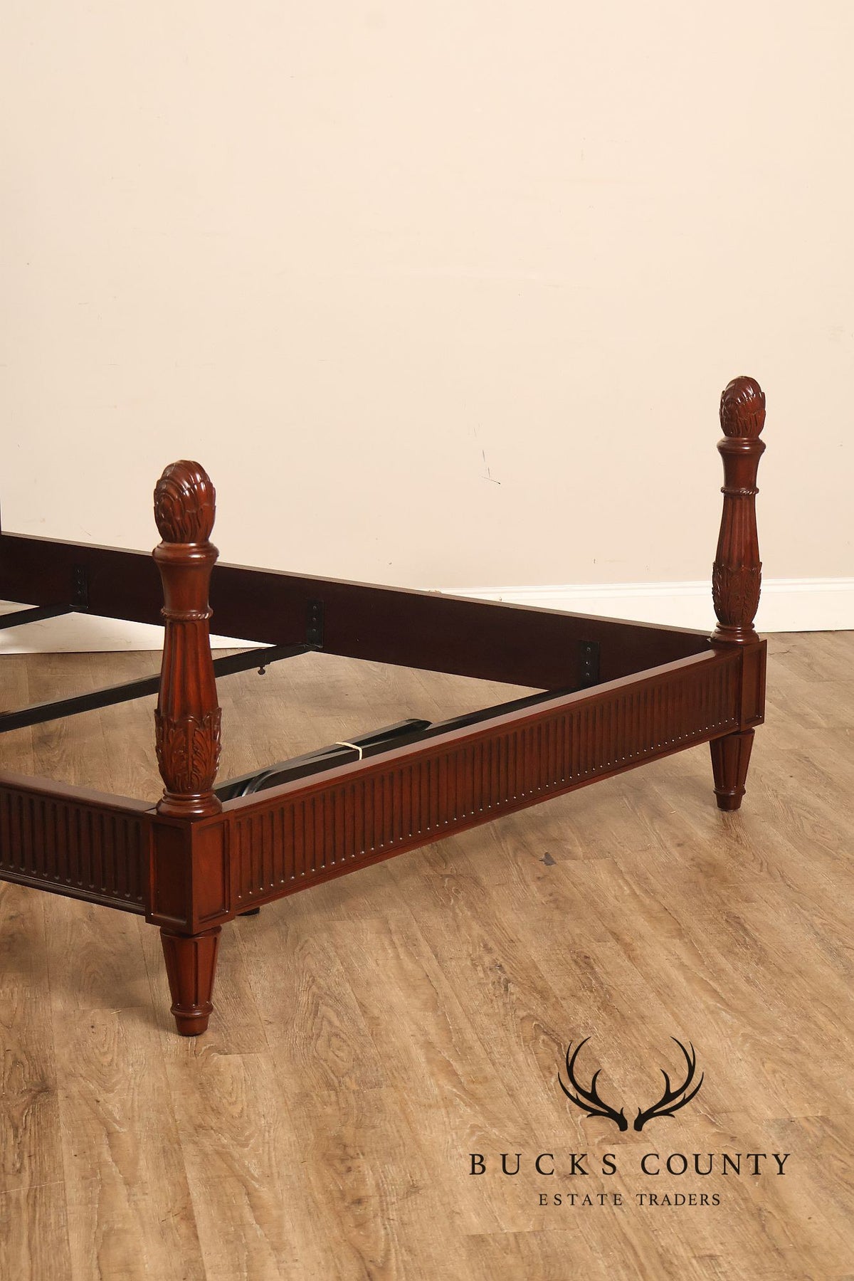 Henkel Harris Mahogany Low-Post Queen Bed