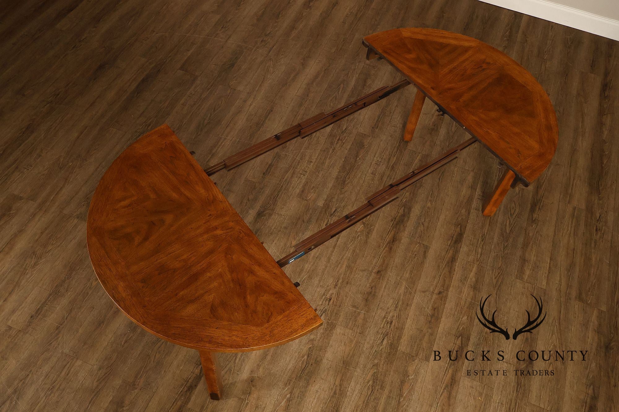 Drexel 'Woodbriar' Campaign Style Round Expandable Dining Table
