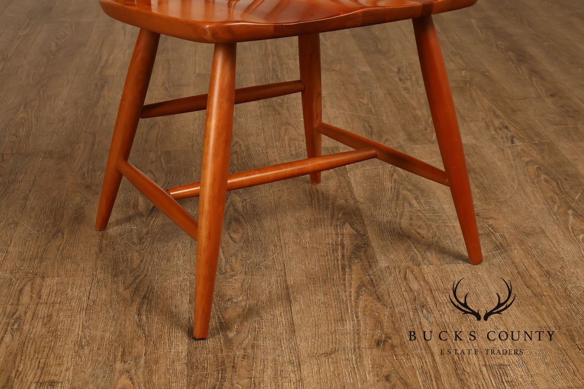 Pompanoosuc Mills Set Of Four Windsor Style Cherry Dining Chairs