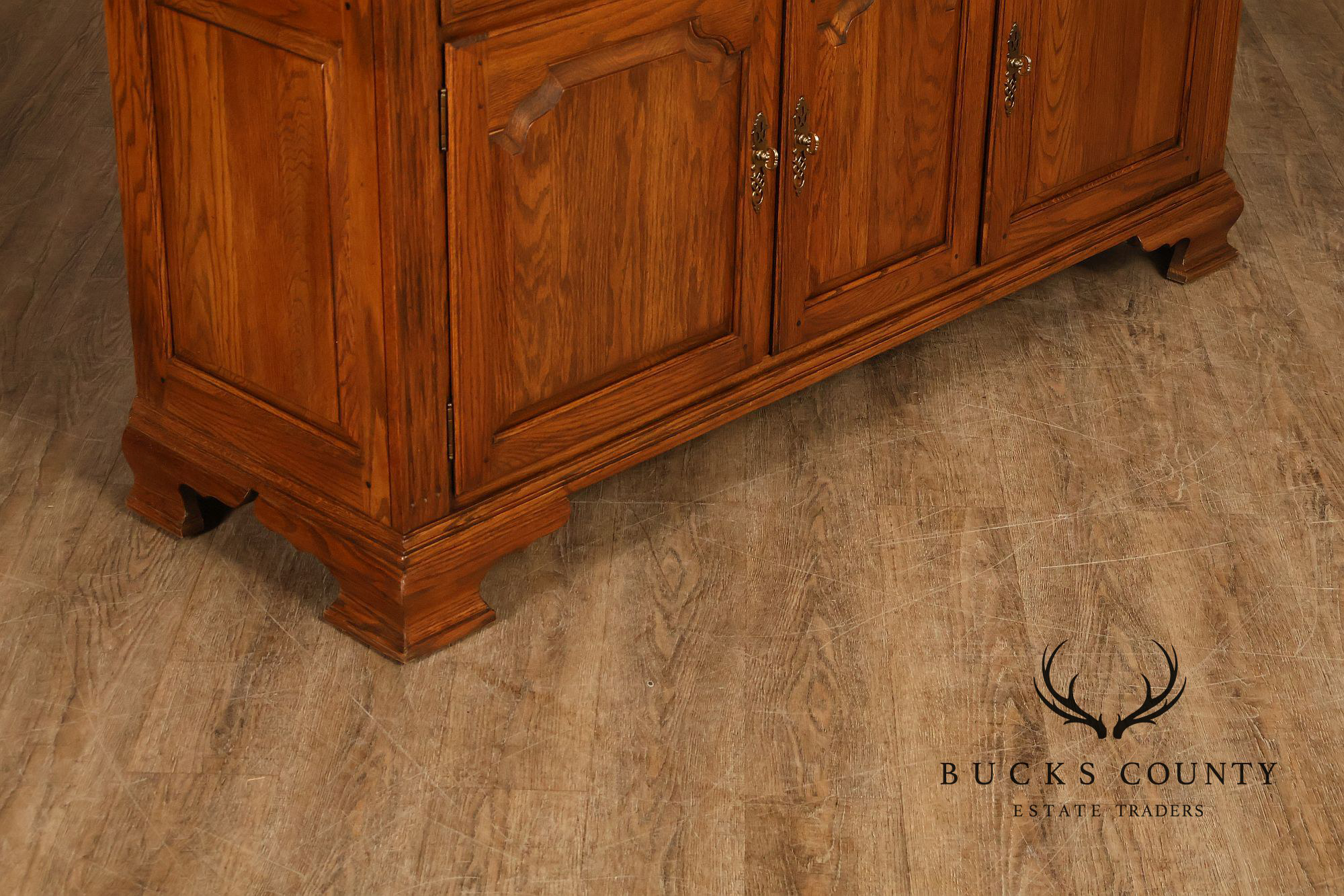 Ethan Allen Traditional Oak Lighted China Cabinet