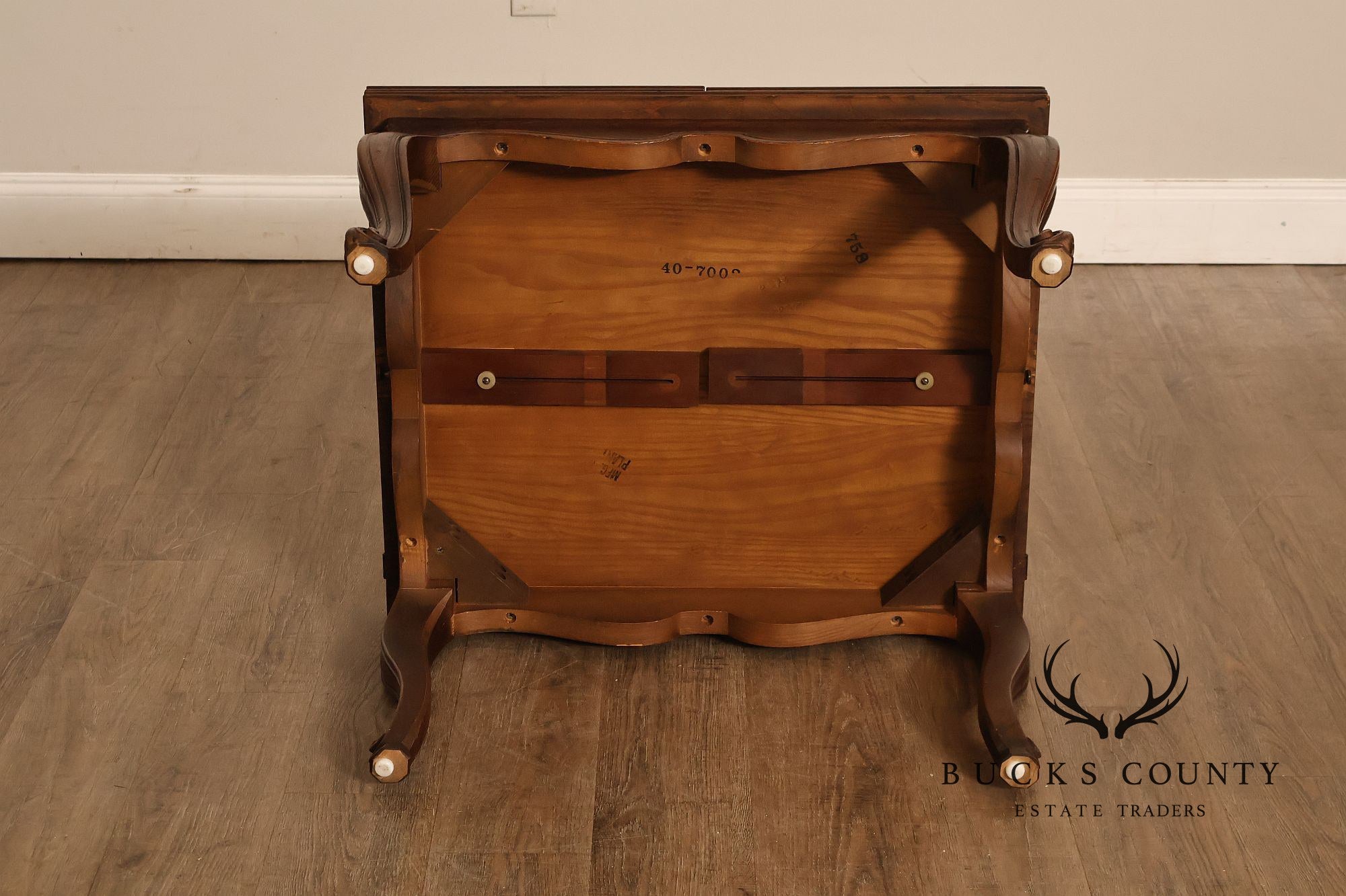 Henredon French Louis XV Style Oak Expanding Coffee Table