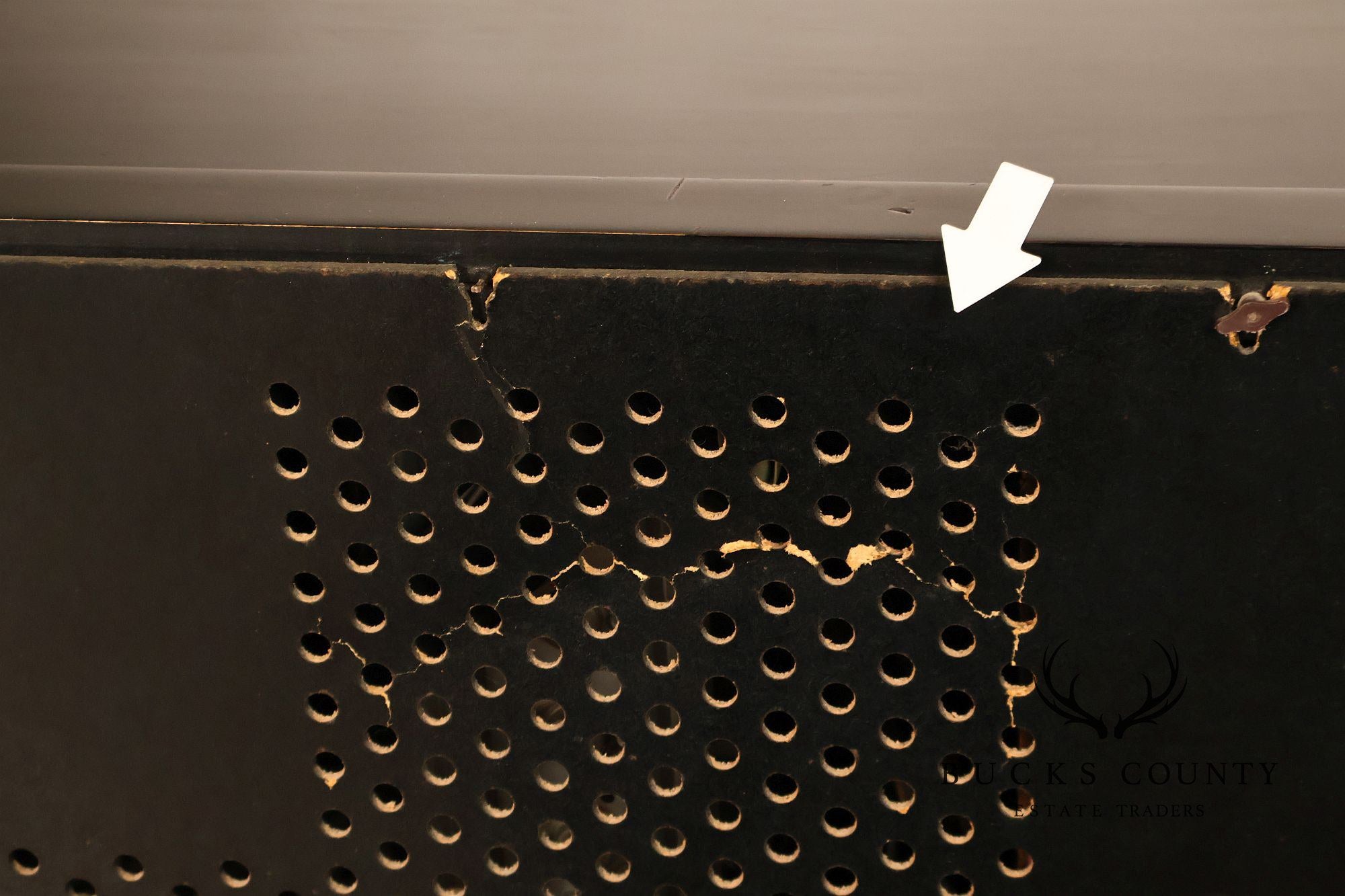 Magnavox Ebony Asian Influence Stereo Turntable Radio Console Table