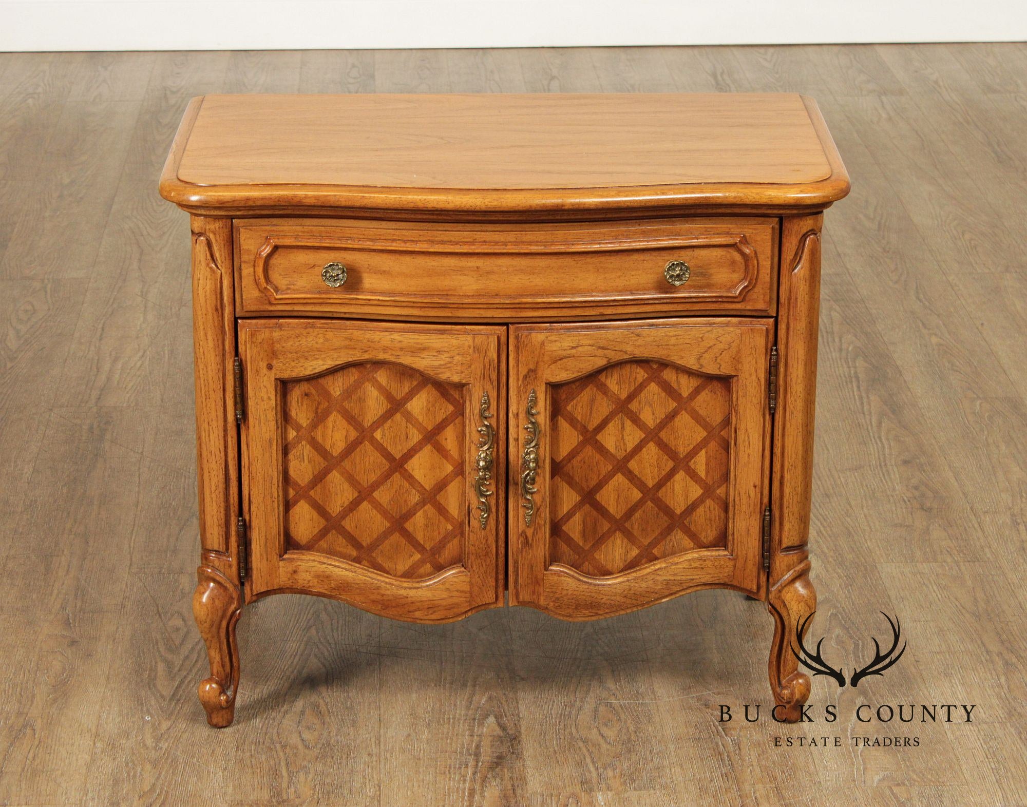 Thomasville 'Camille' French Provincial Style Pair of Nightstands